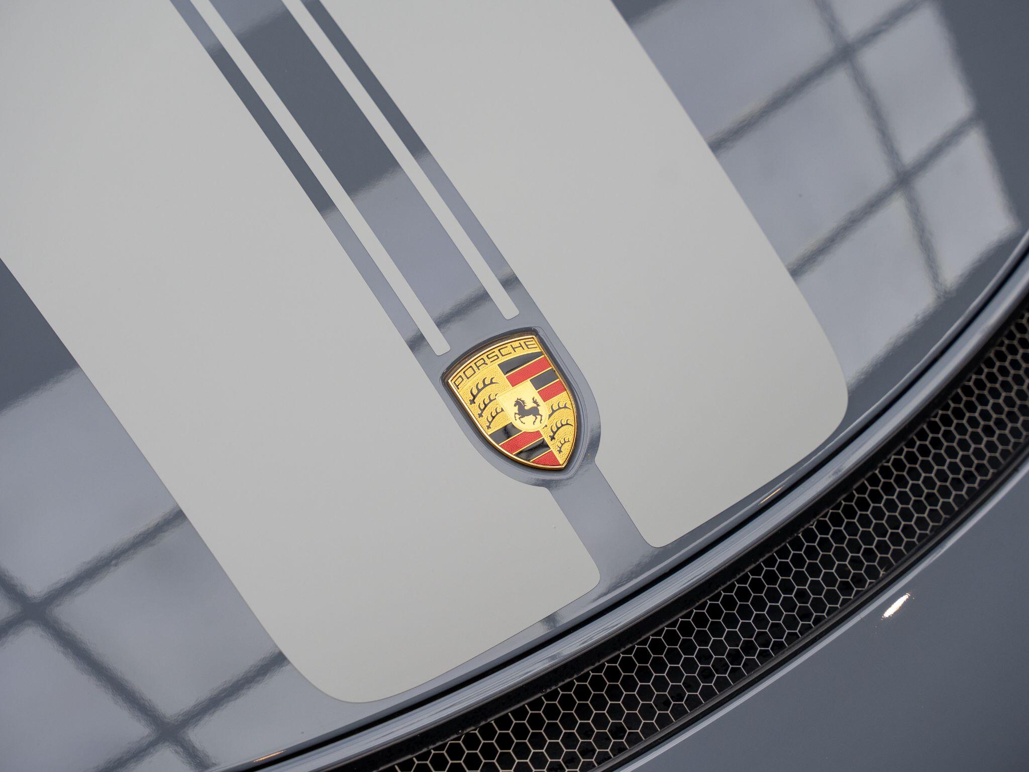 Porsche Cayman view 31