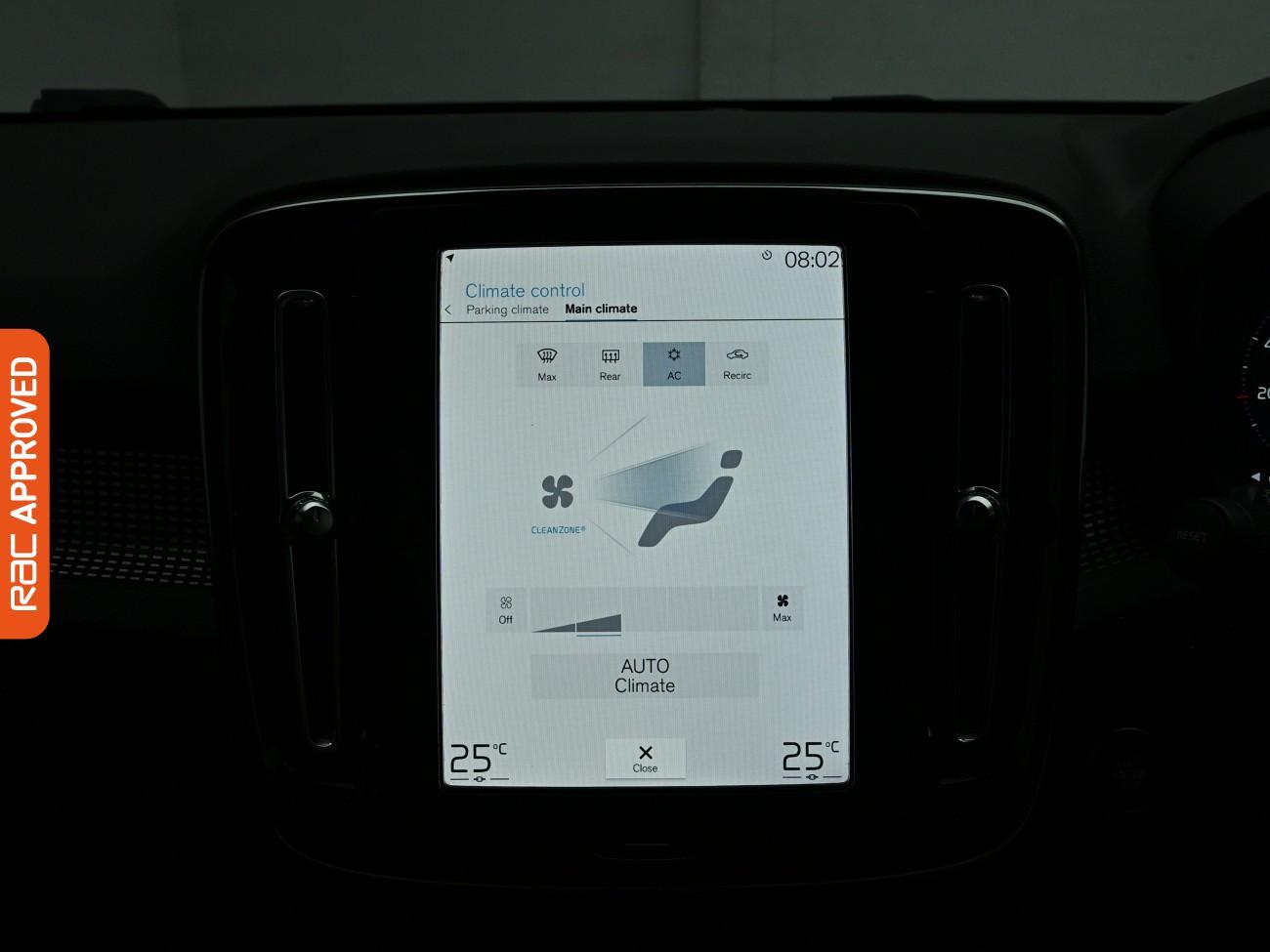 Volvo XC40 view 17