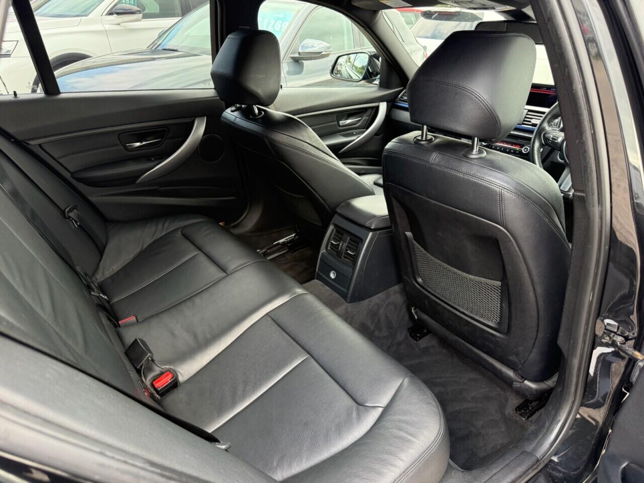 BMW 3 Series view 15