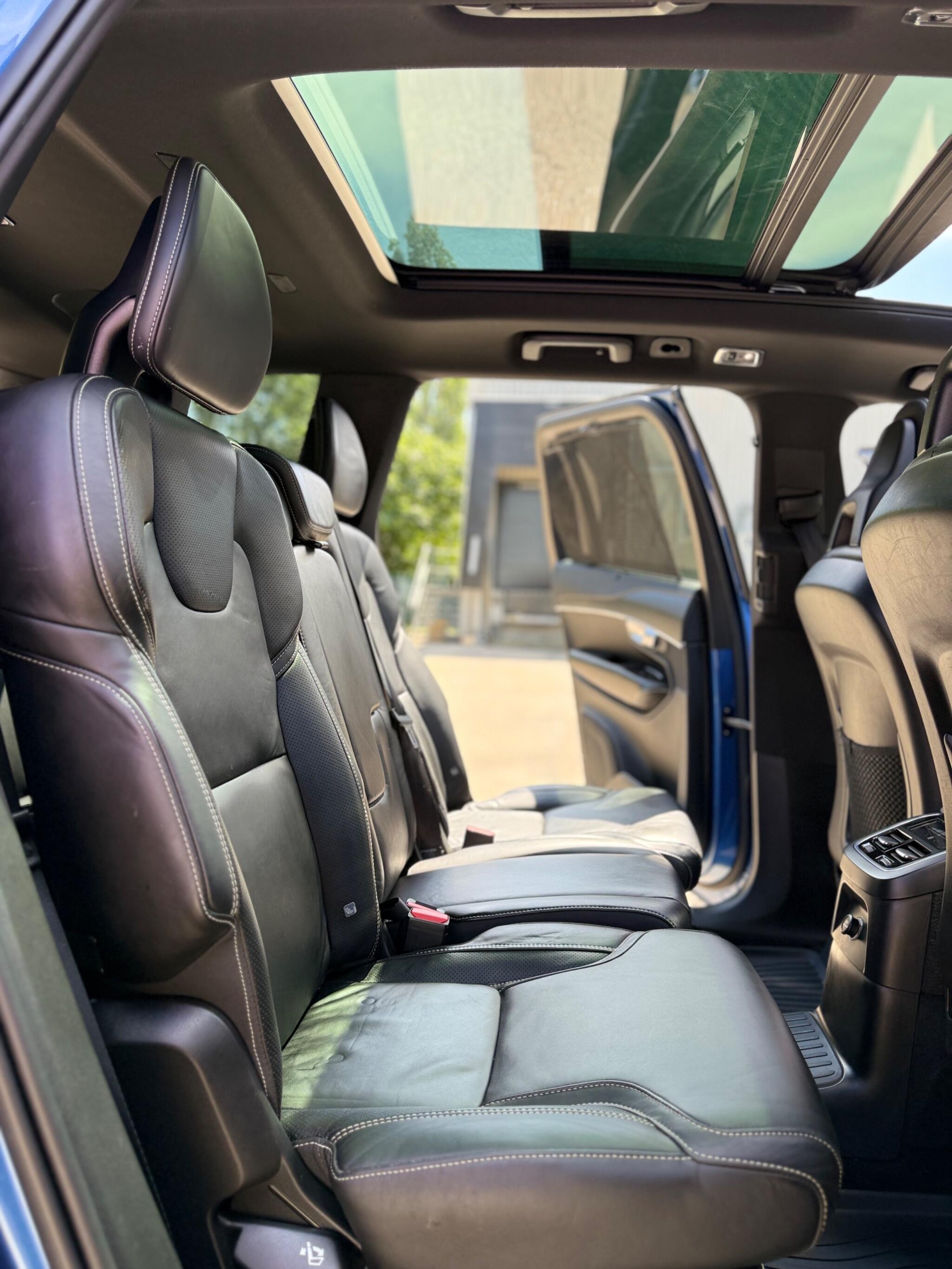 Volvo XC90 view 47