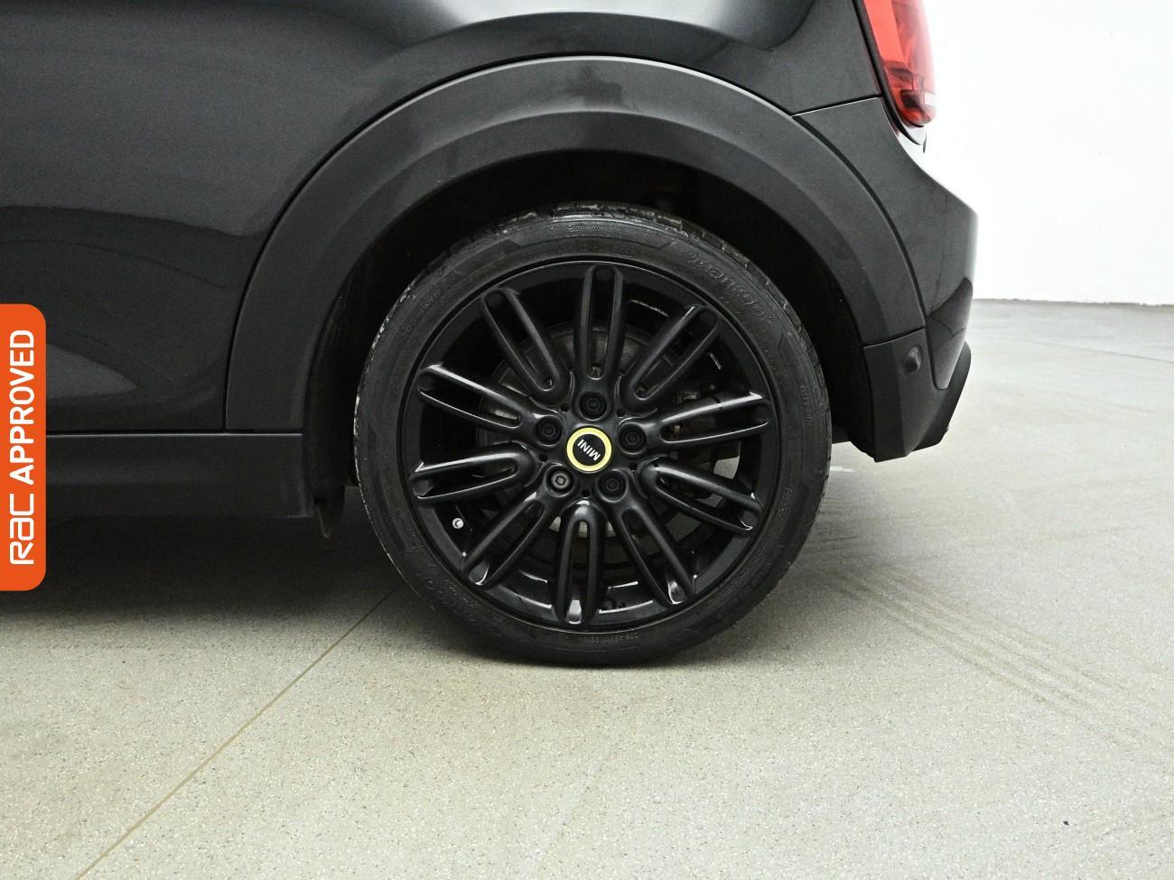 Mini Hatch view 30