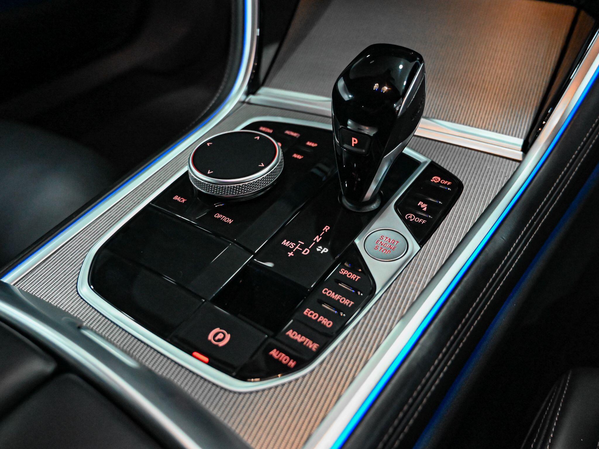 BMW 8 Series view 15
