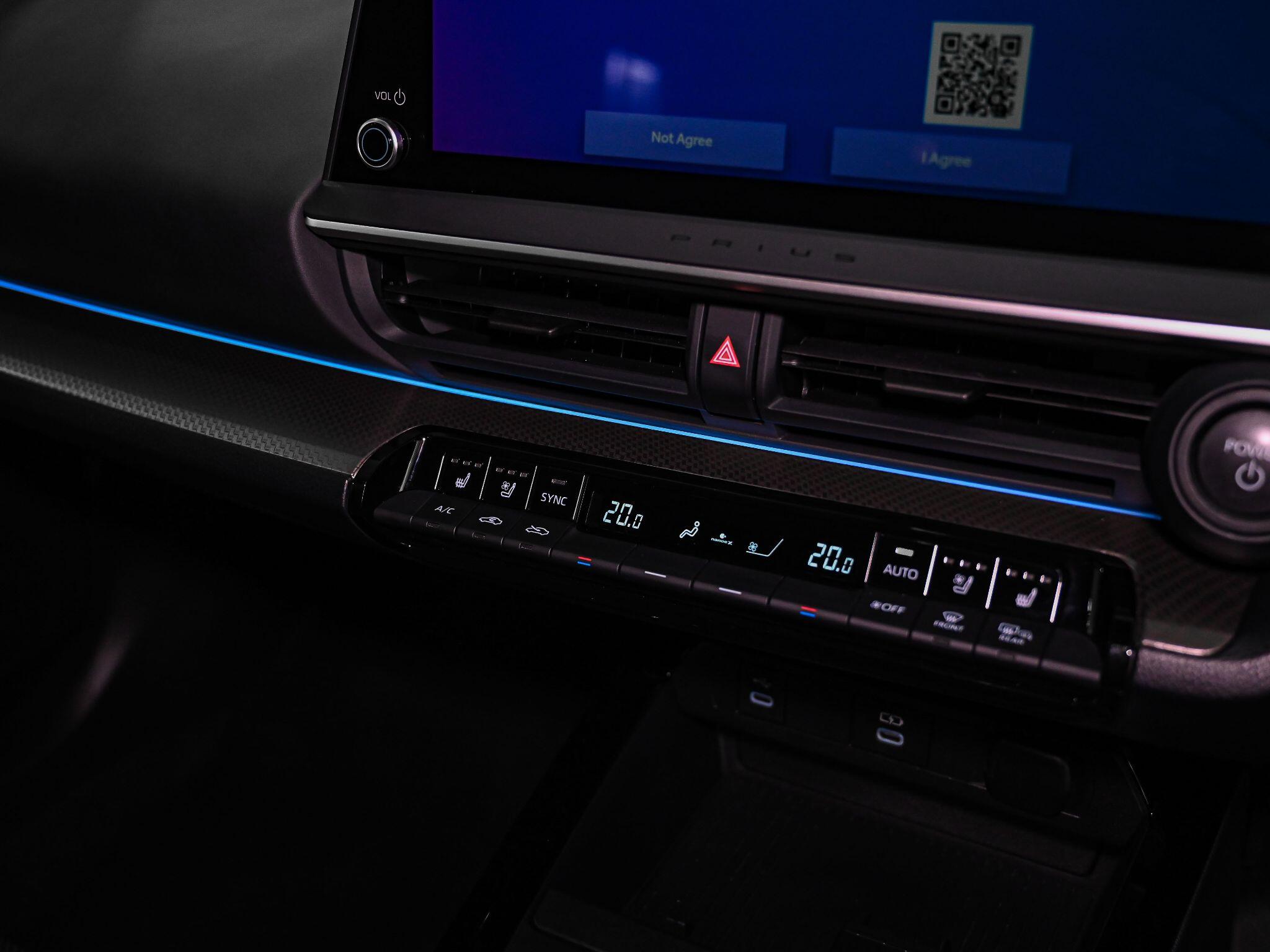 Toyota Prius view 14