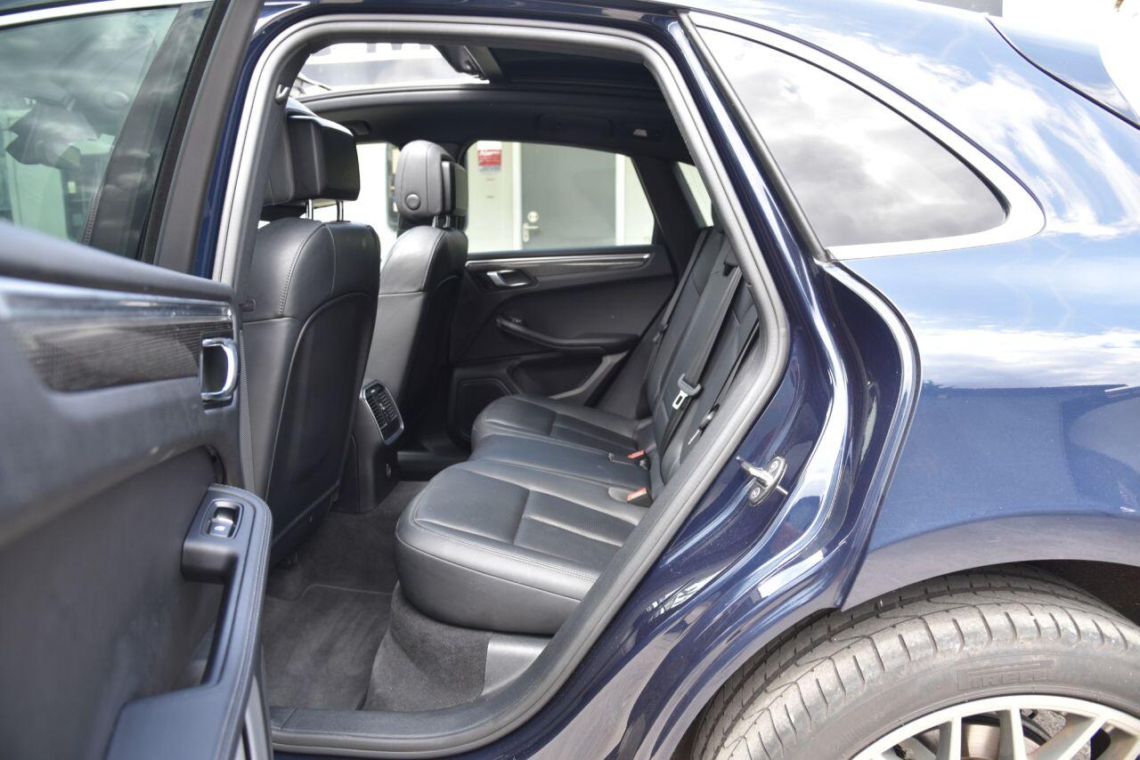 Porsche Macan view 28