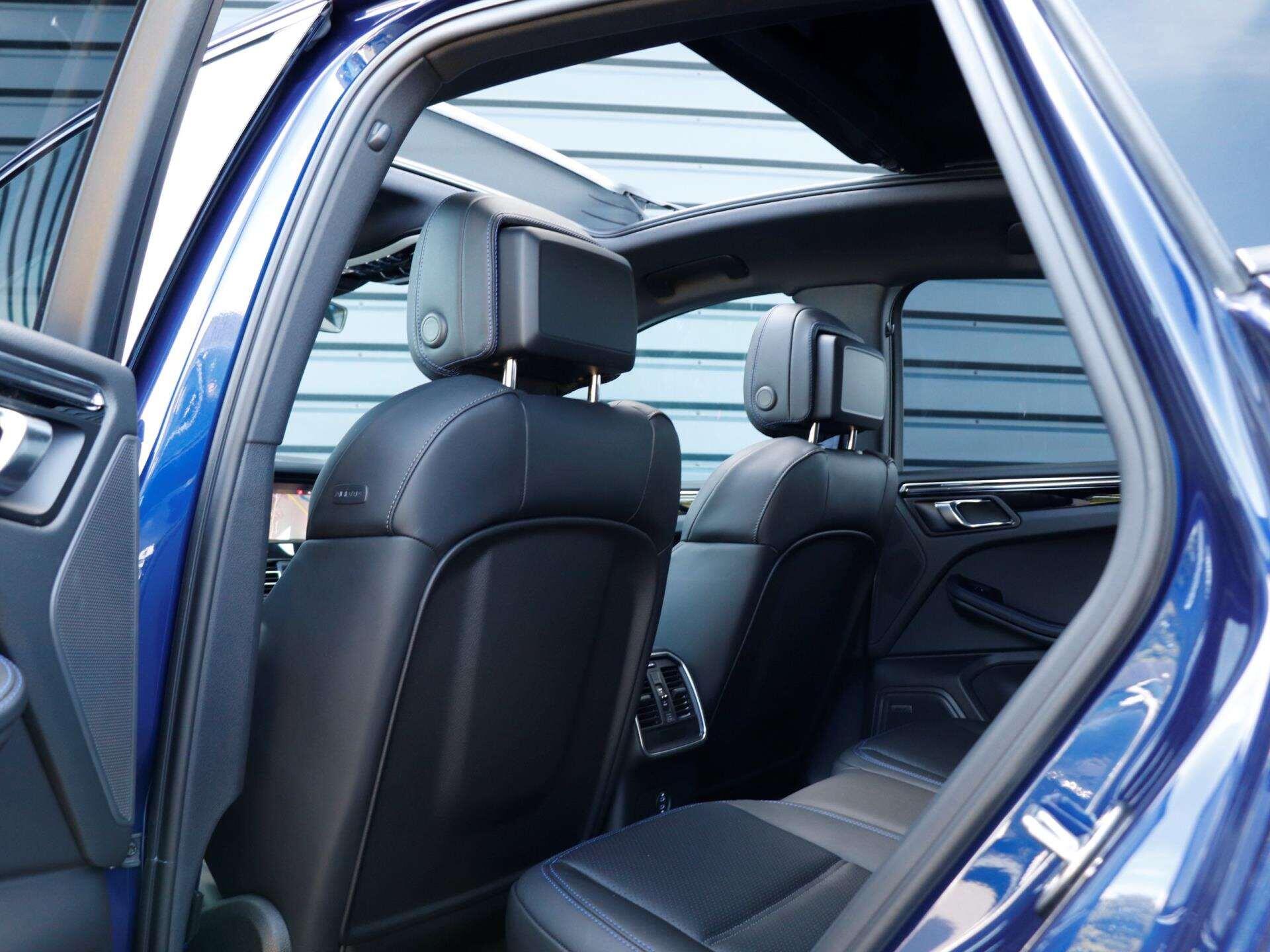 Porsche Macan view 29