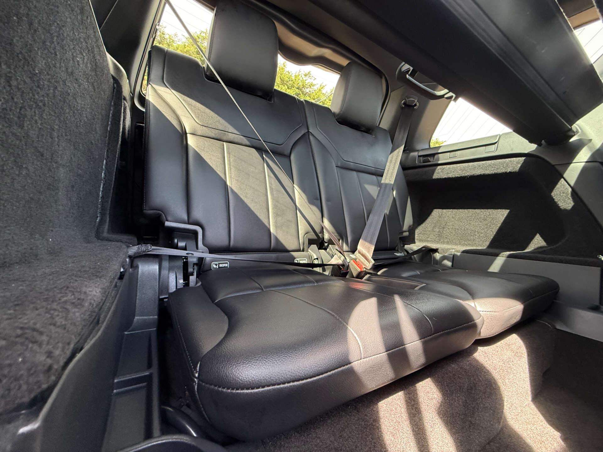 Land Rover Discovery view 70