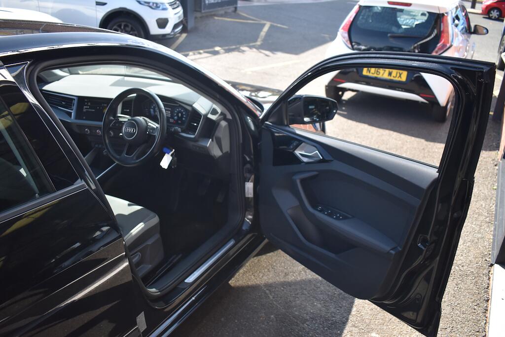 Audi A1 view 25