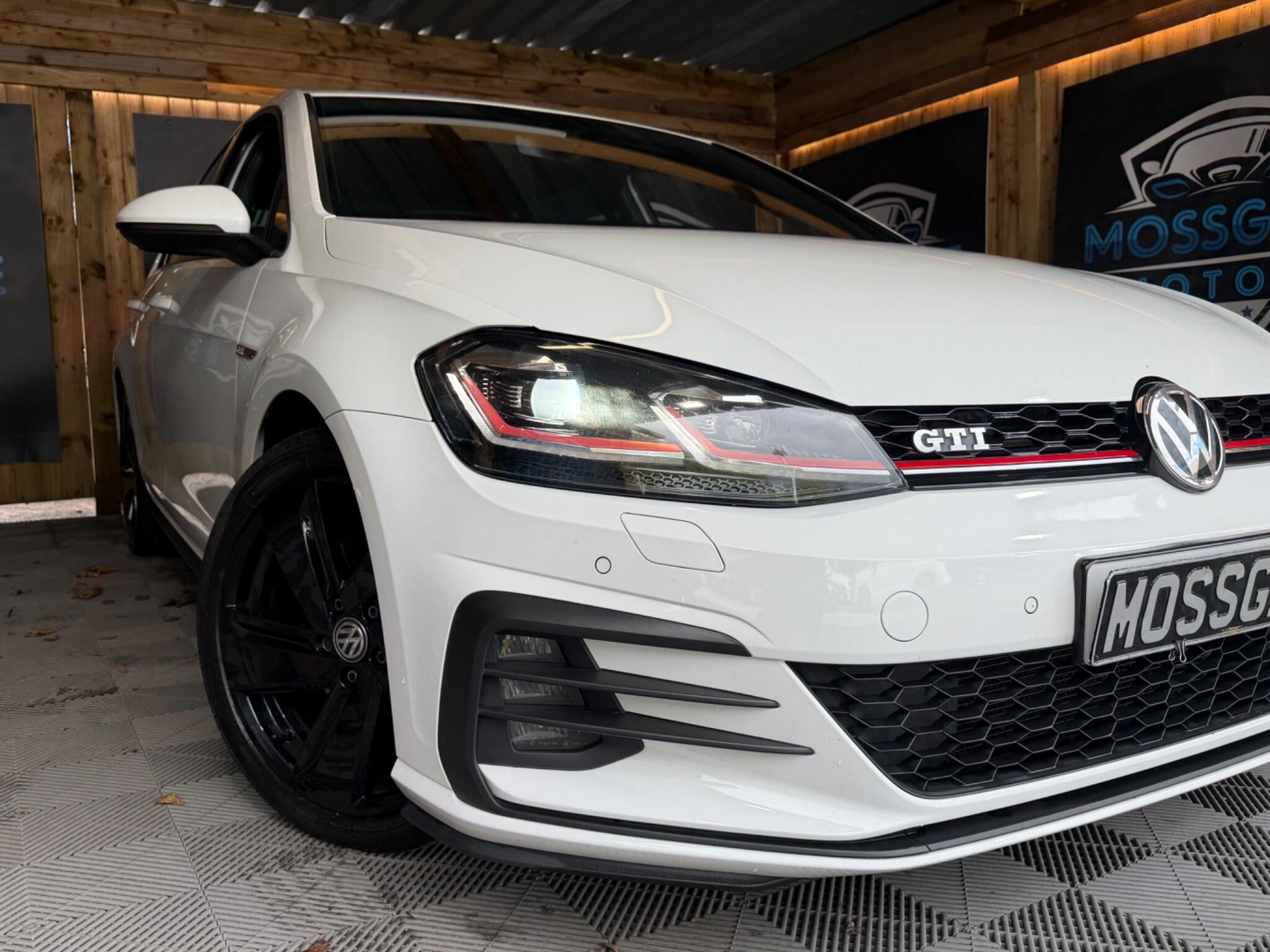 Volkswagen Golf view 2