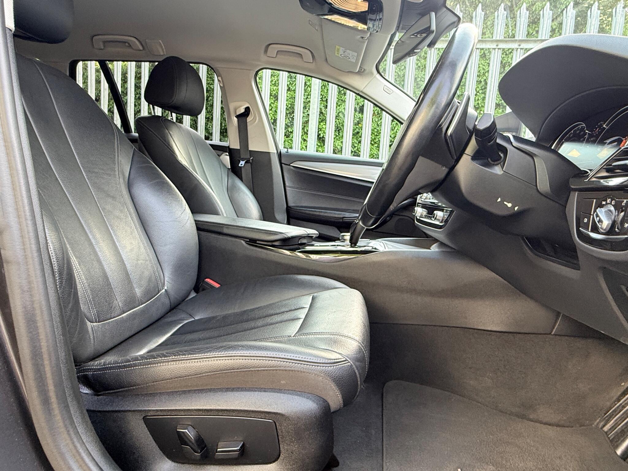 2017 BMW 5 Series image 24