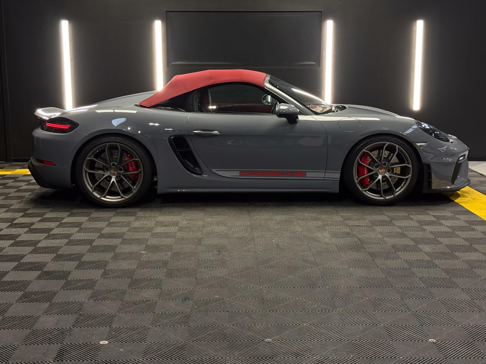 Porsche 718 Spyder view 6