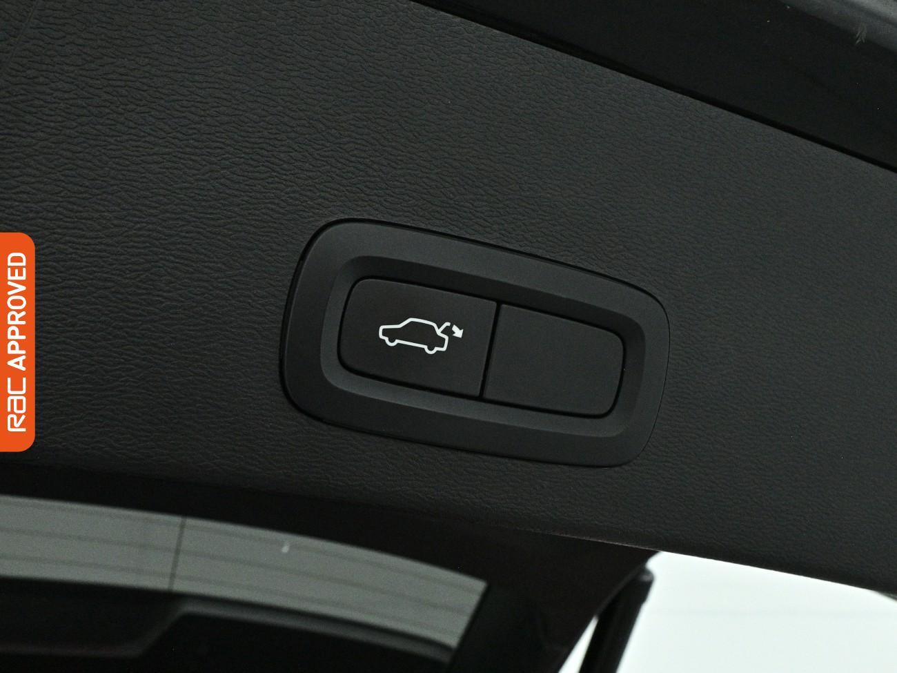 Volvo XC40 view 27