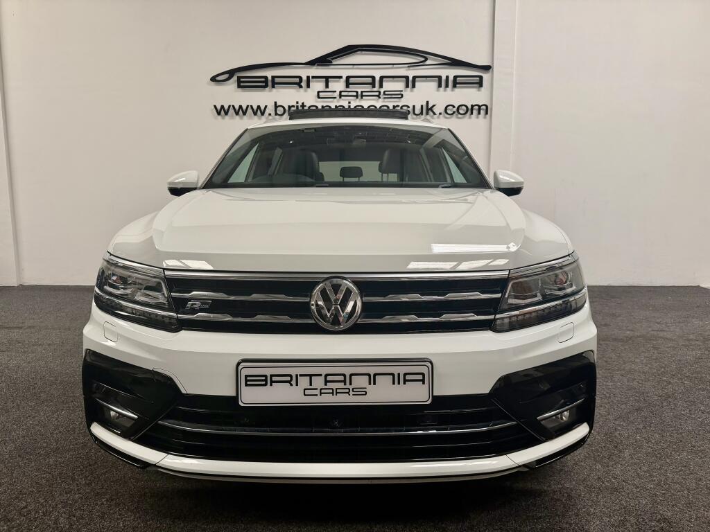 Volkswagen Tiguan Allspace view 3