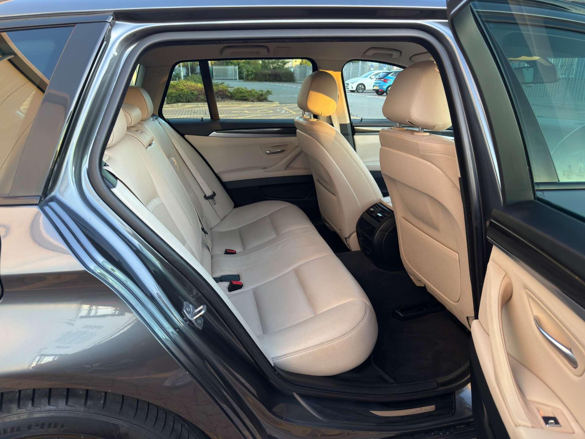 BMW 5 Series view 34