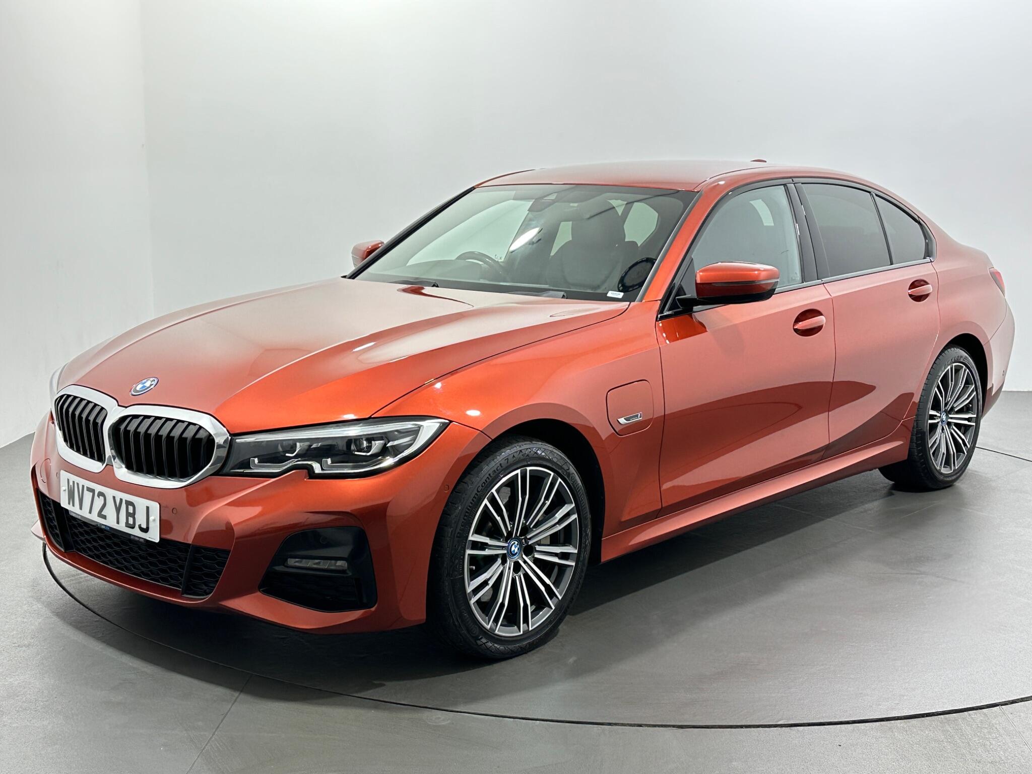 BMW 3 Series view 4