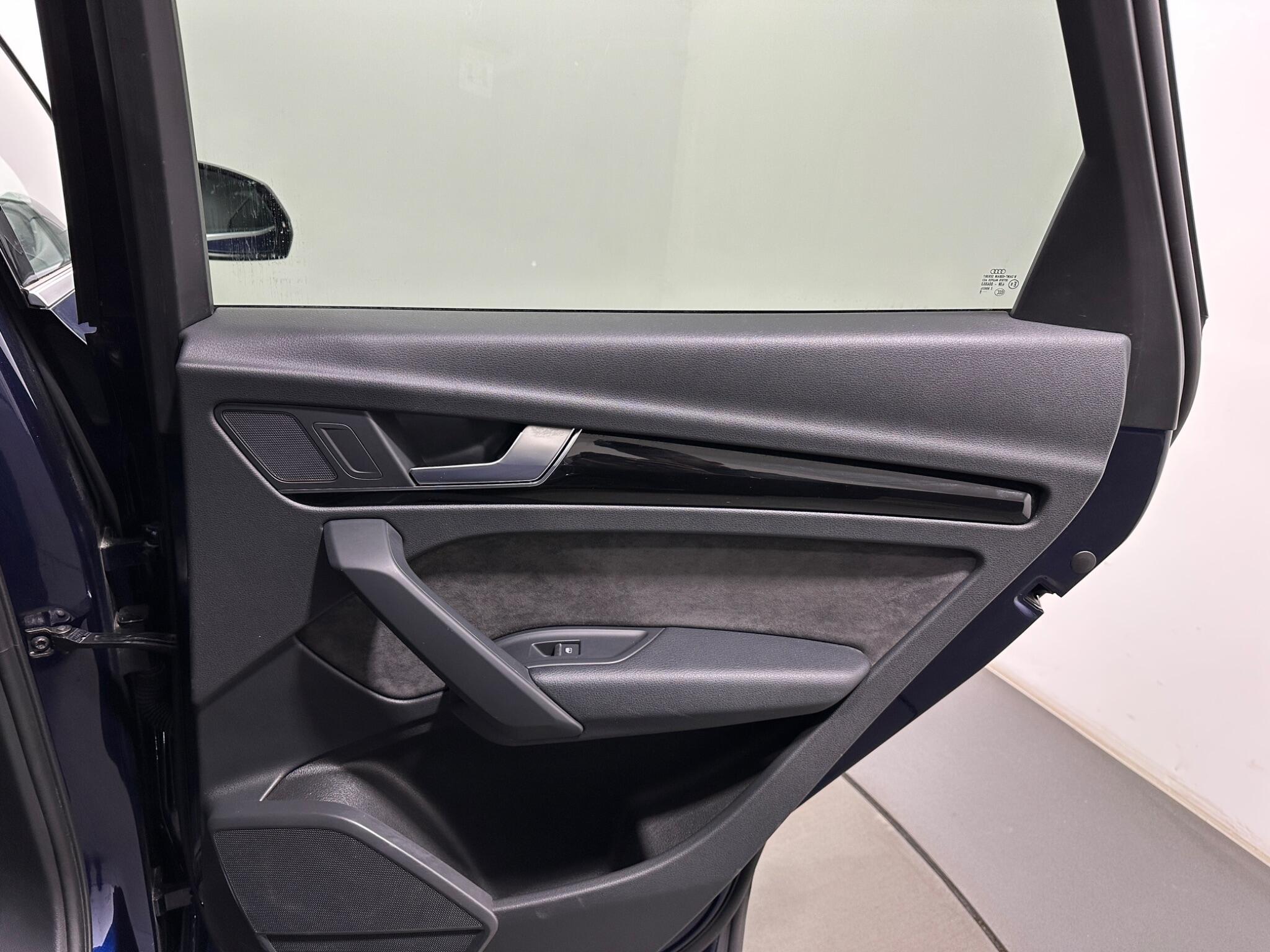 Audi Q5 view 42