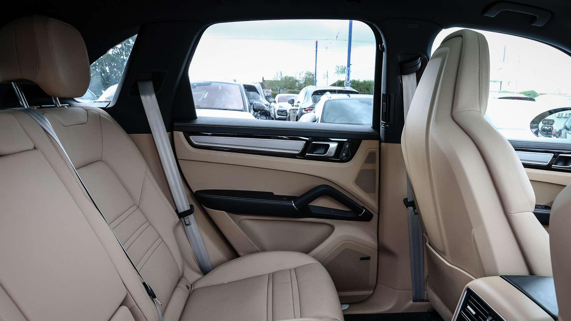 Porsche Cayenne view 14