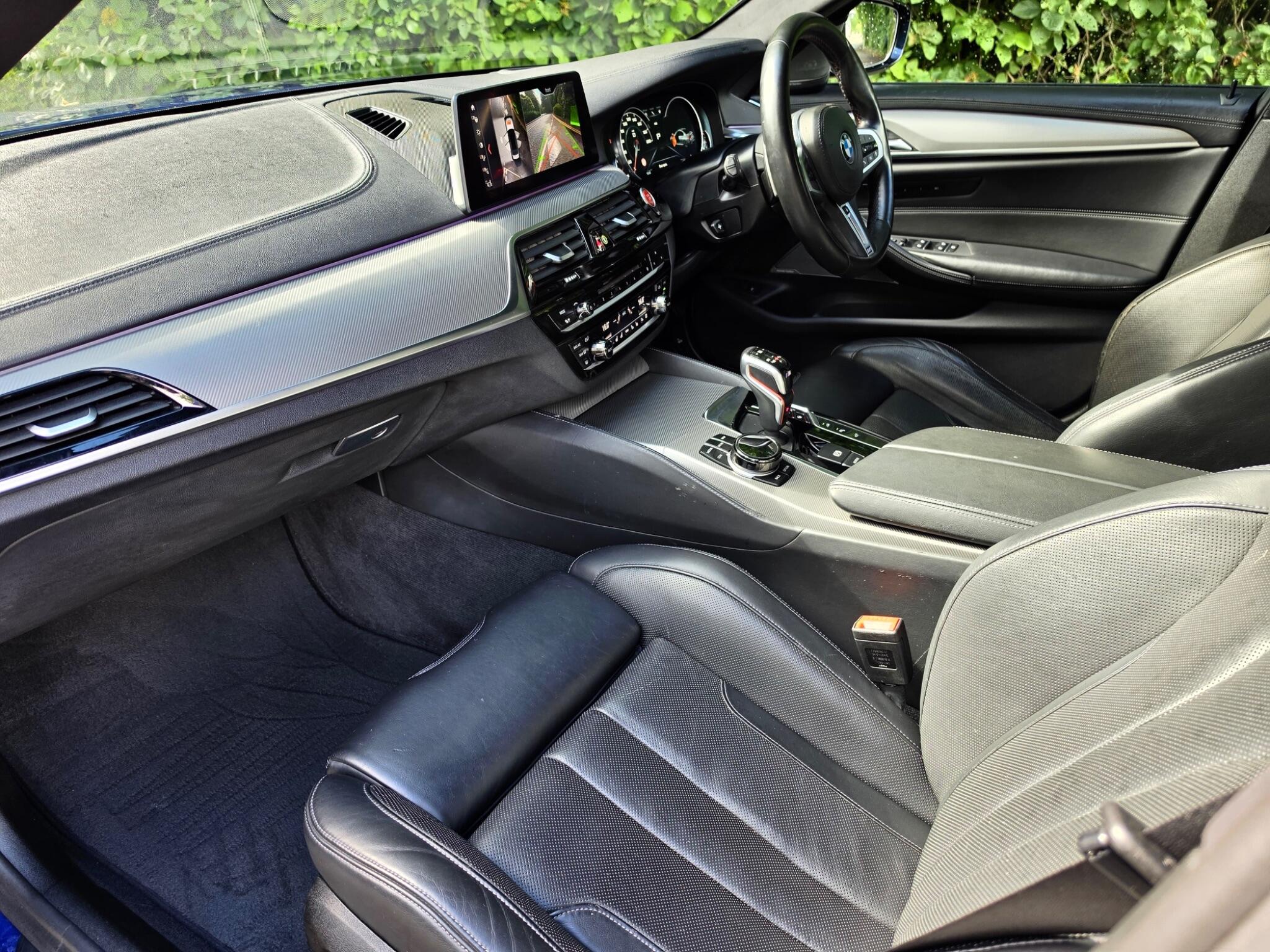 BMW M5 view 8