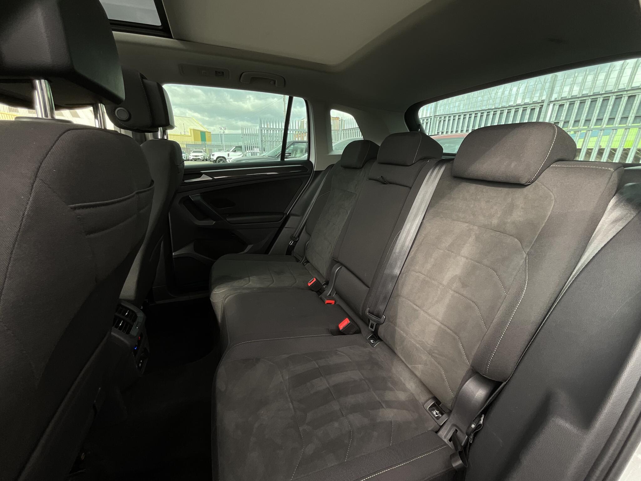Volkswagen Tiguan view 14