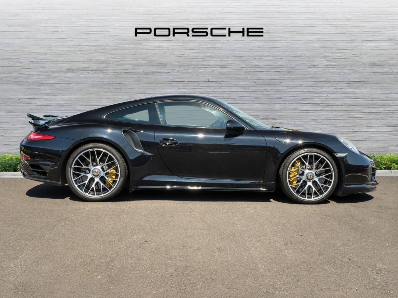 Porsche 911 view 2
