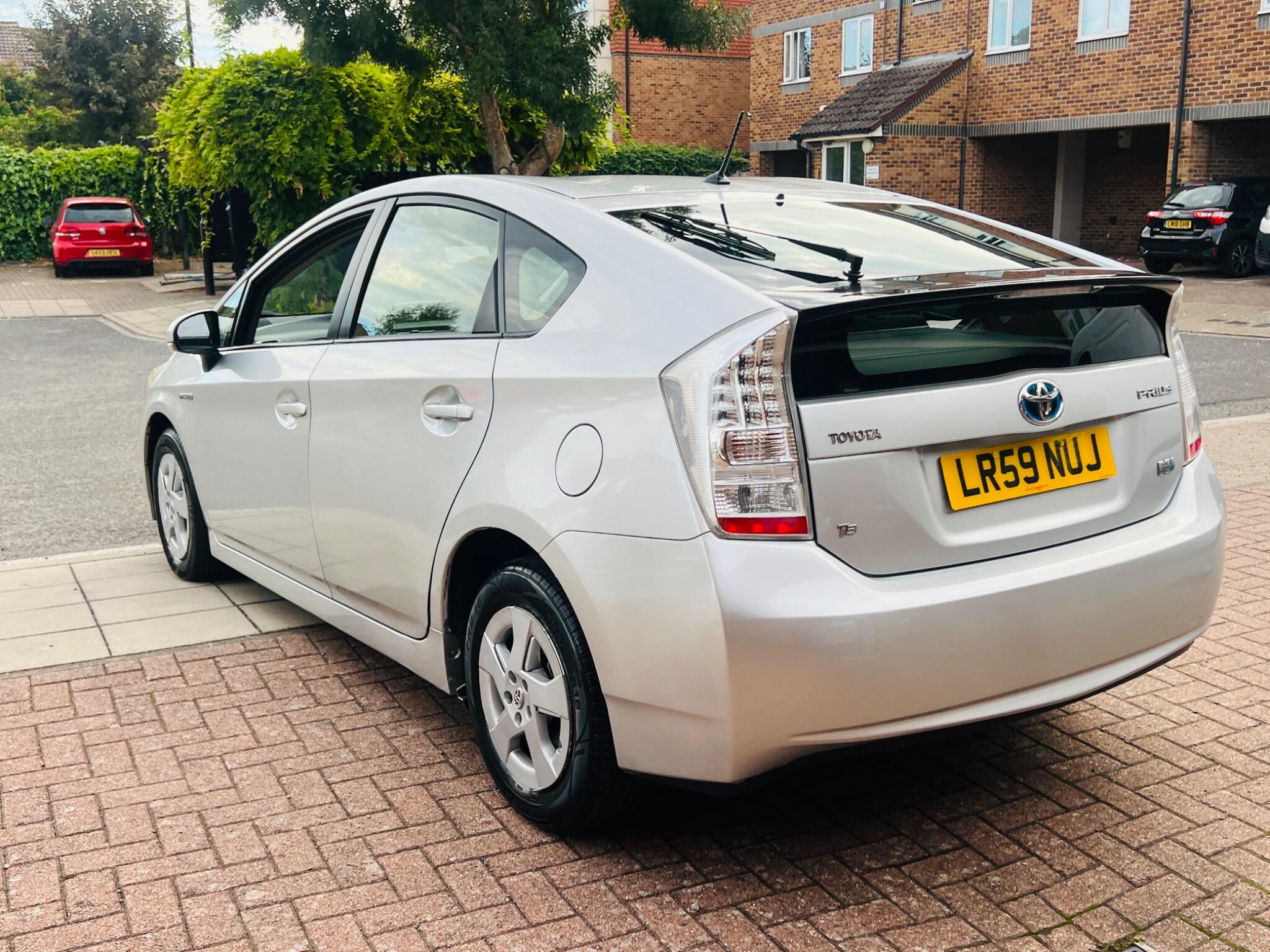Toyota Prius view 19