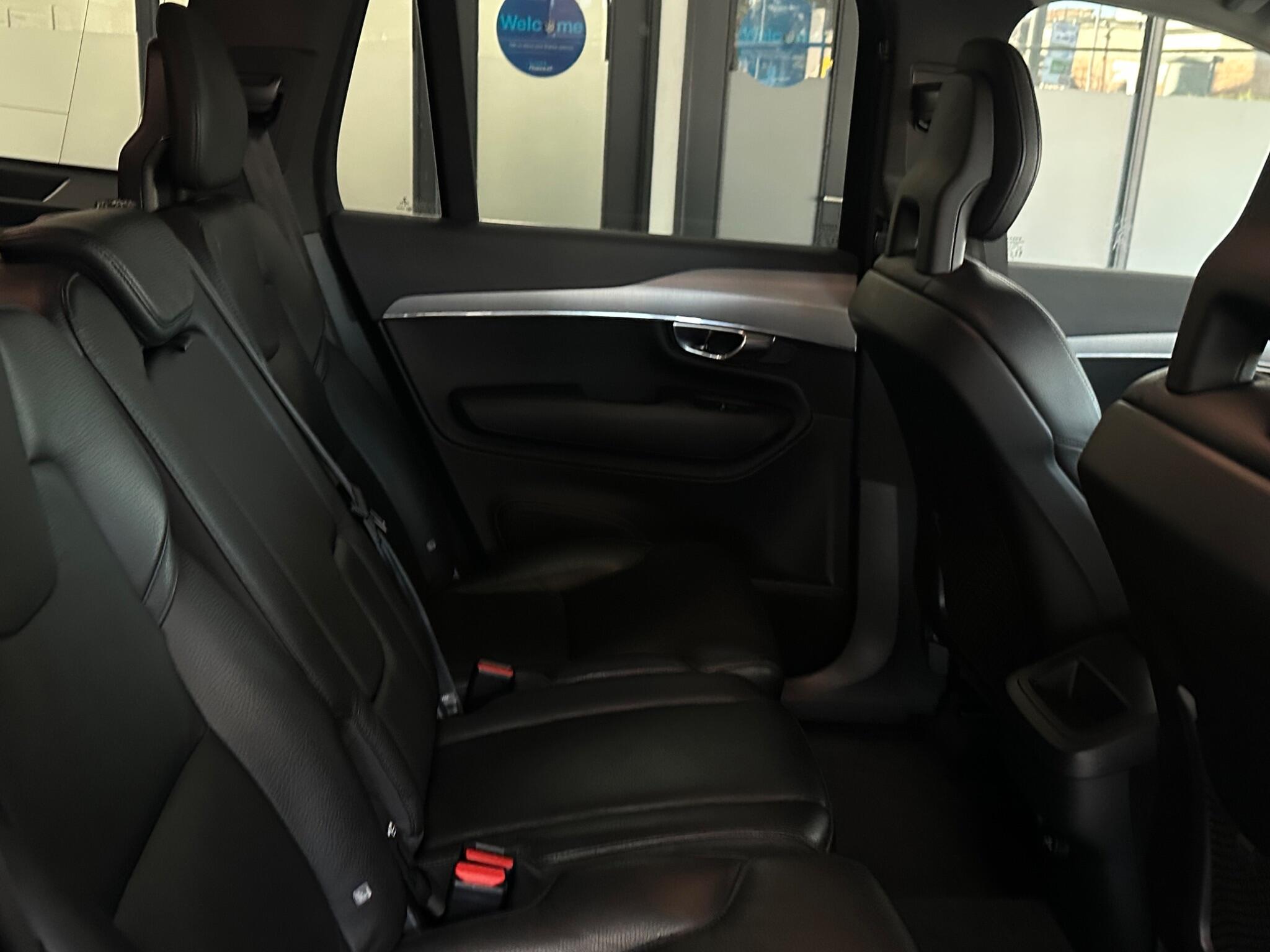 Volvo XC90 view 34