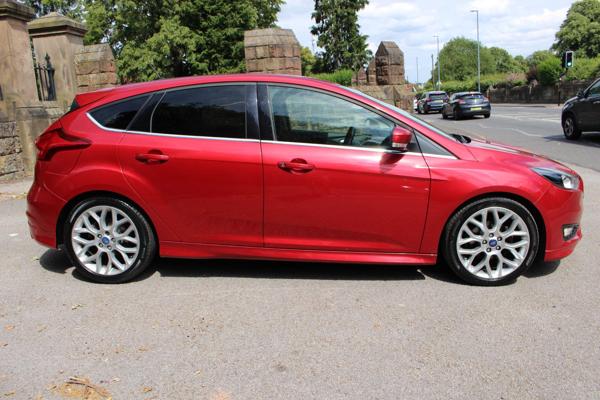 Ford Focus view 2