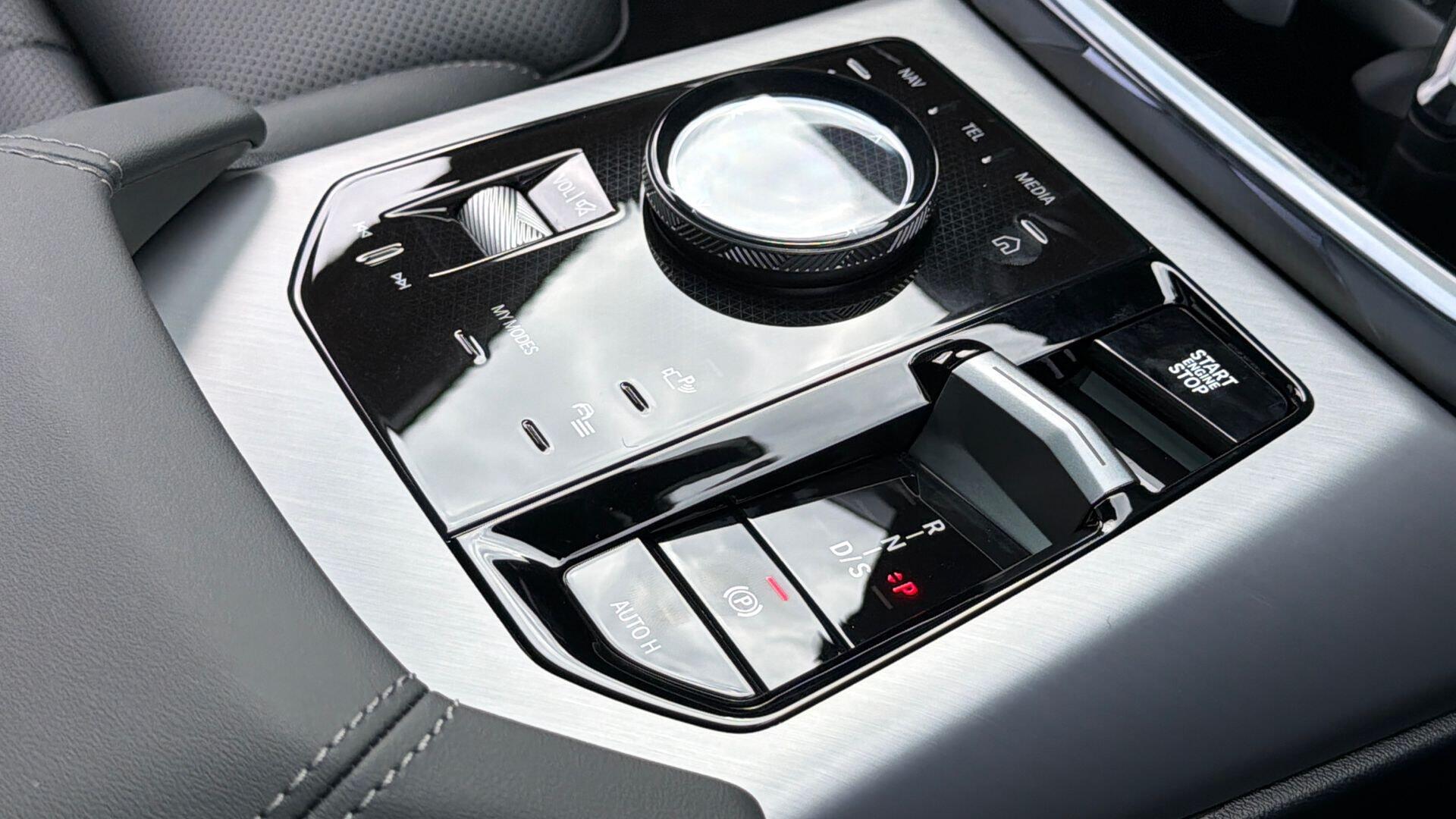 BMW X3 view 10