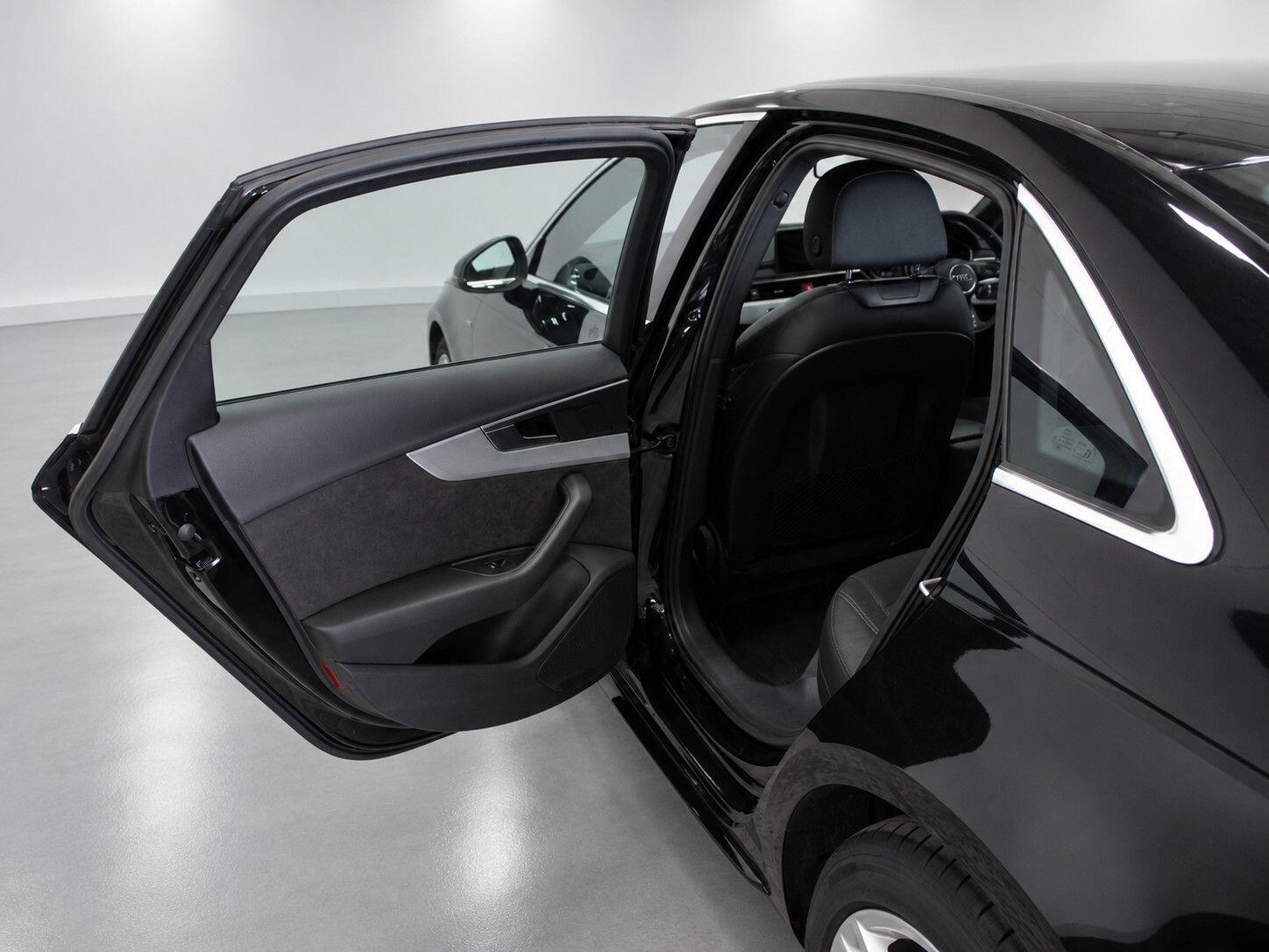 Audi A4 view 28