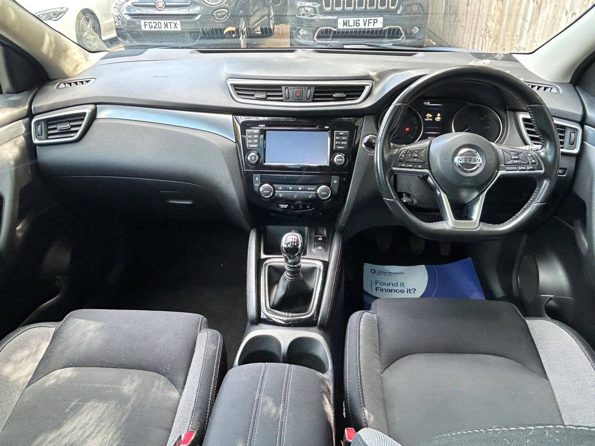 Nissan Qashqai view 25