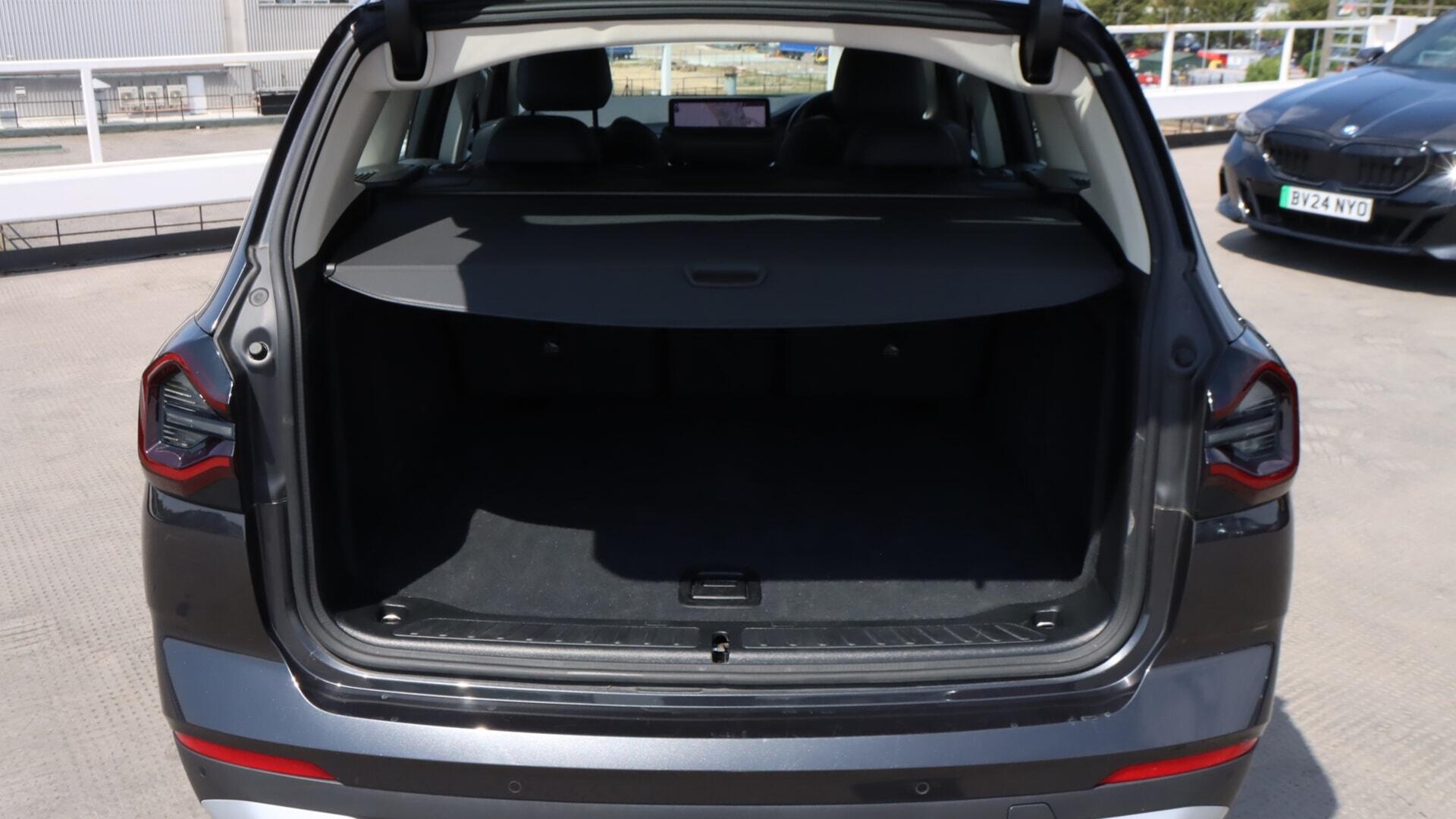 BMW X3 view 13