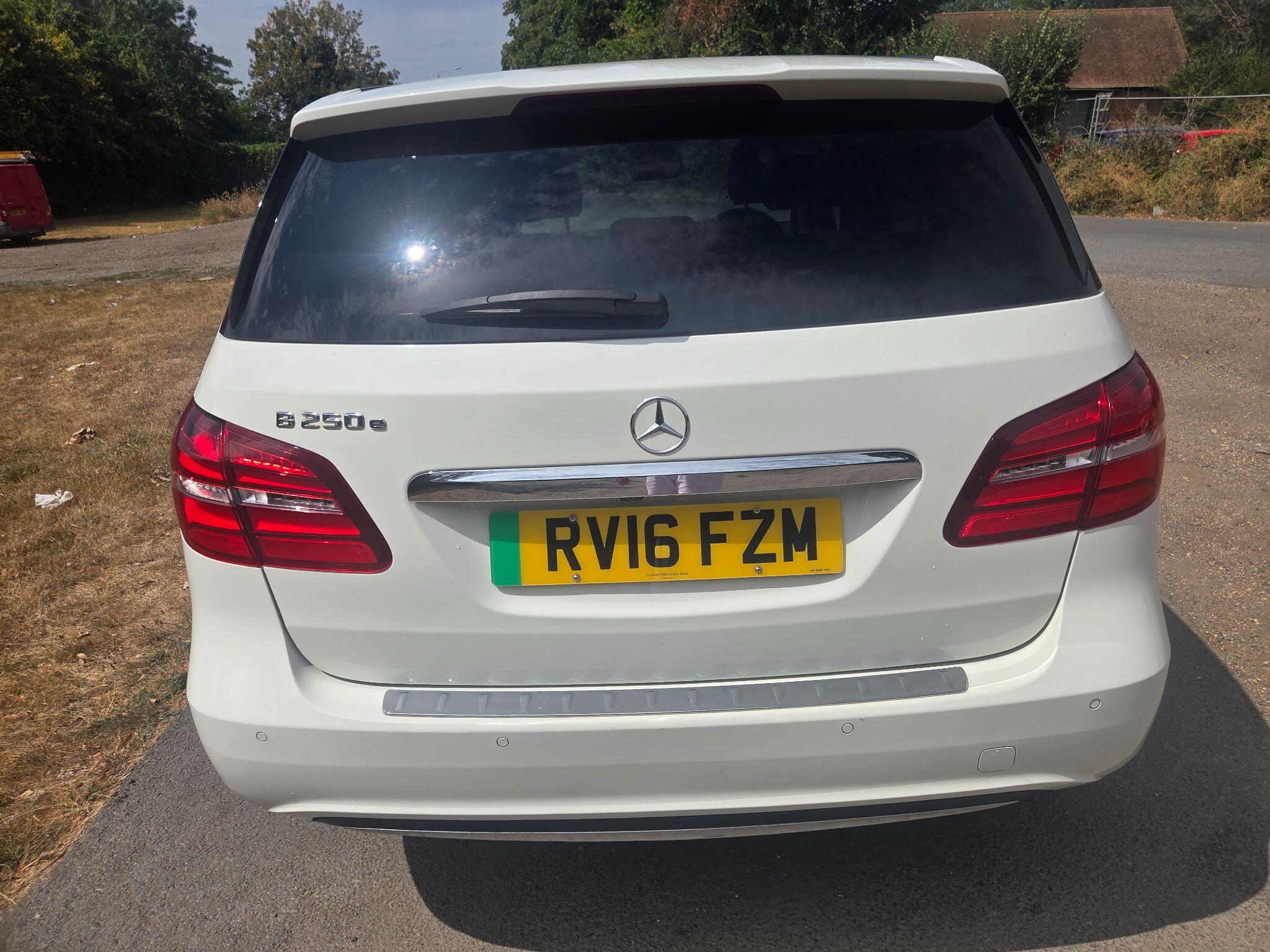 Mercedes-Benz B-Class view 9