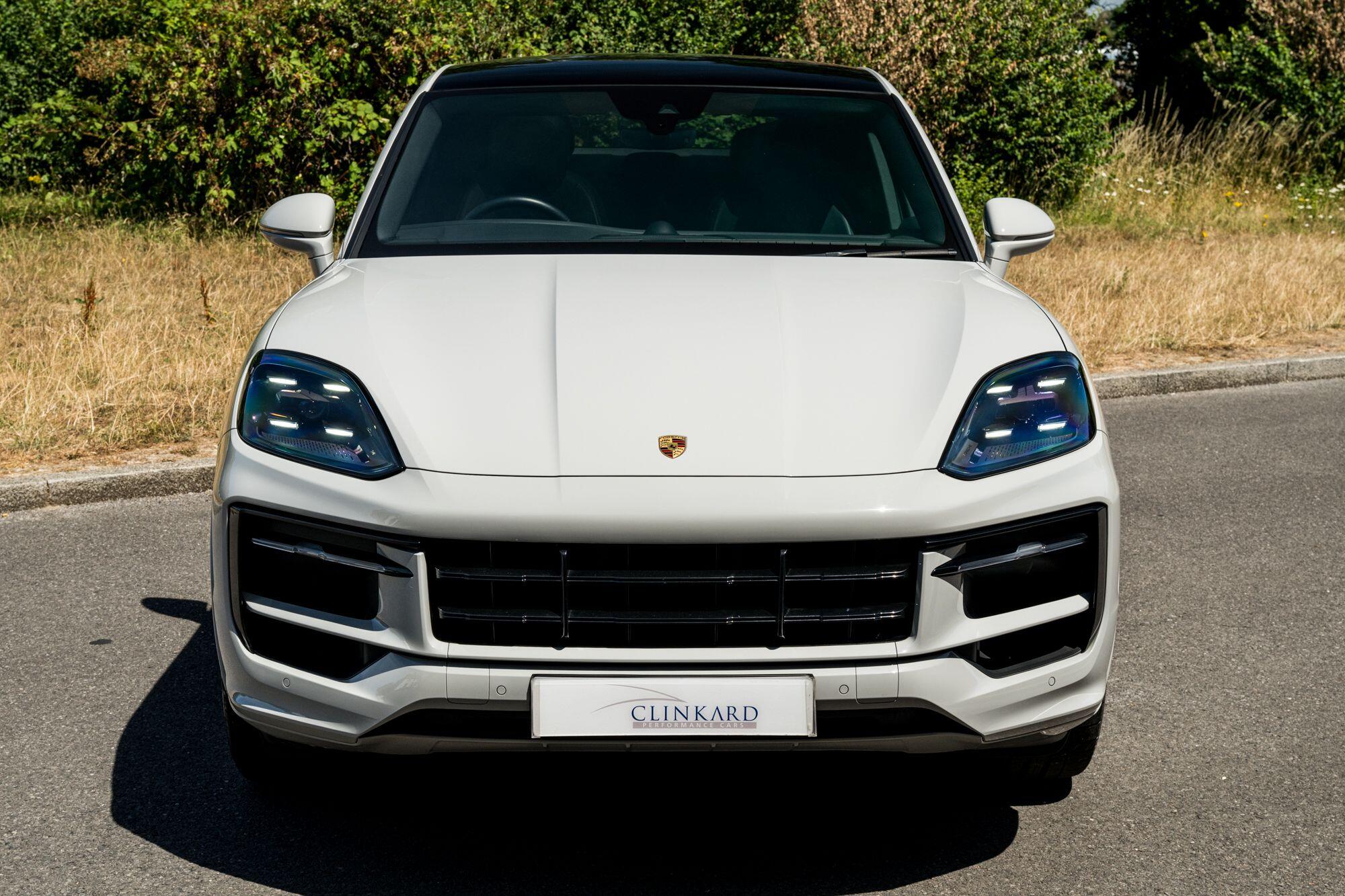 Porsche Cayenne view 3