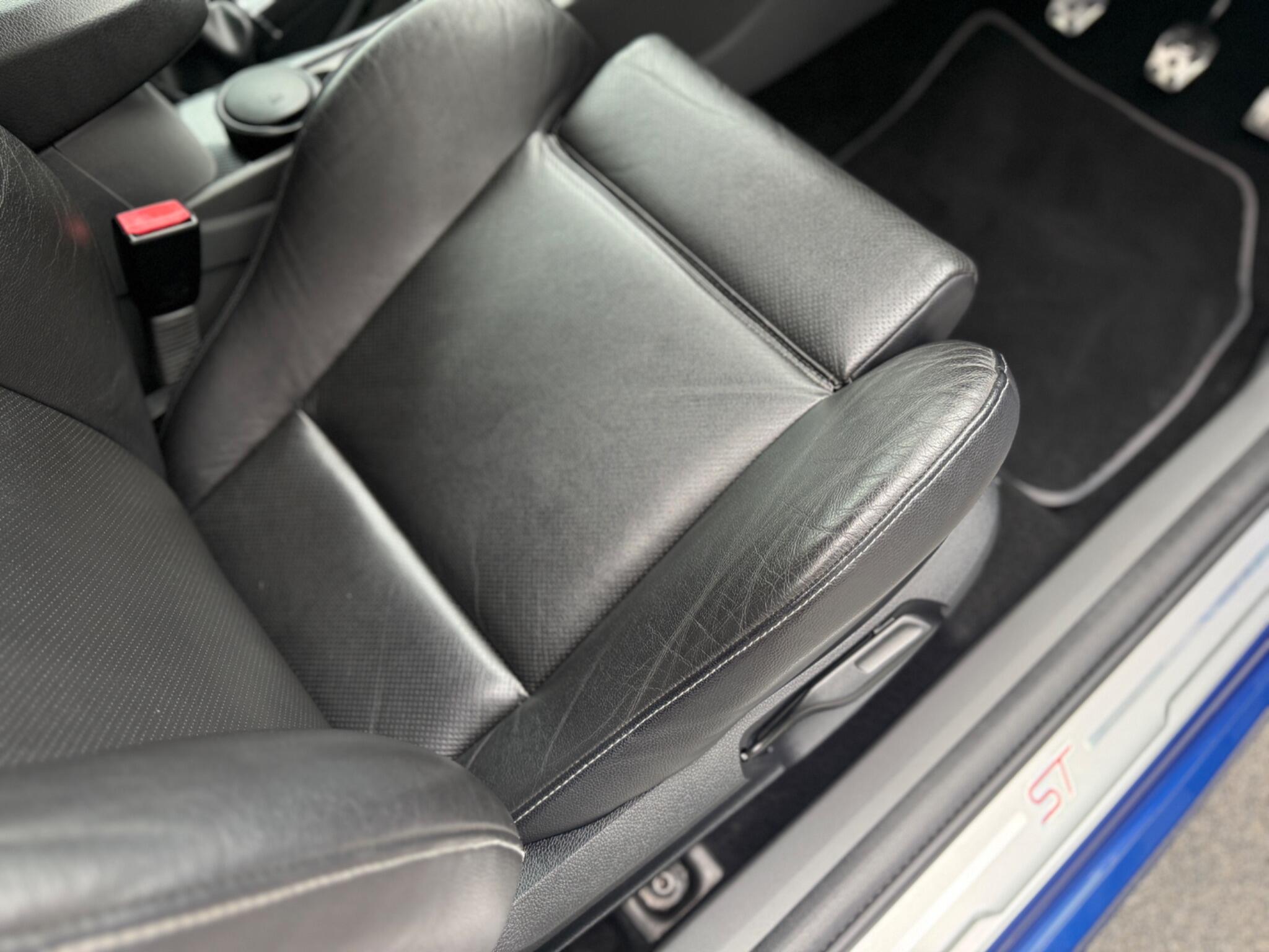 Ford Focus view 35