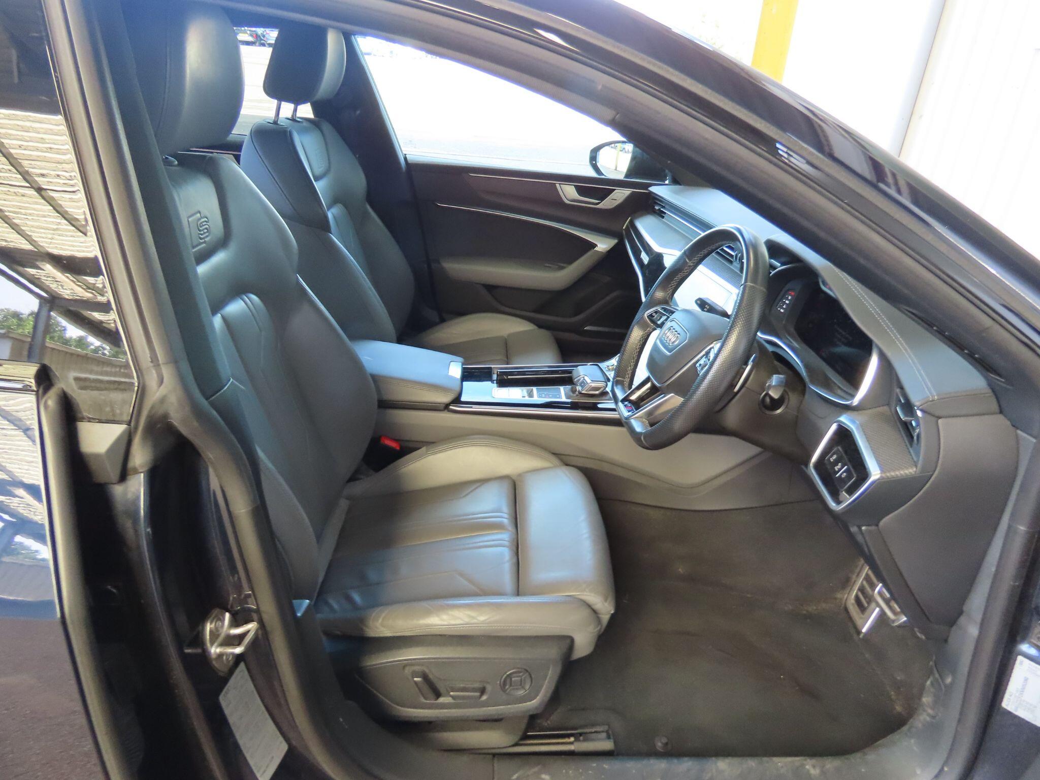 Audi A7 view 10