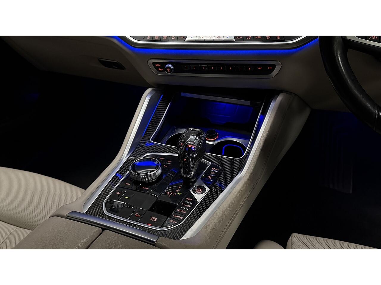 BMW X6 view 25