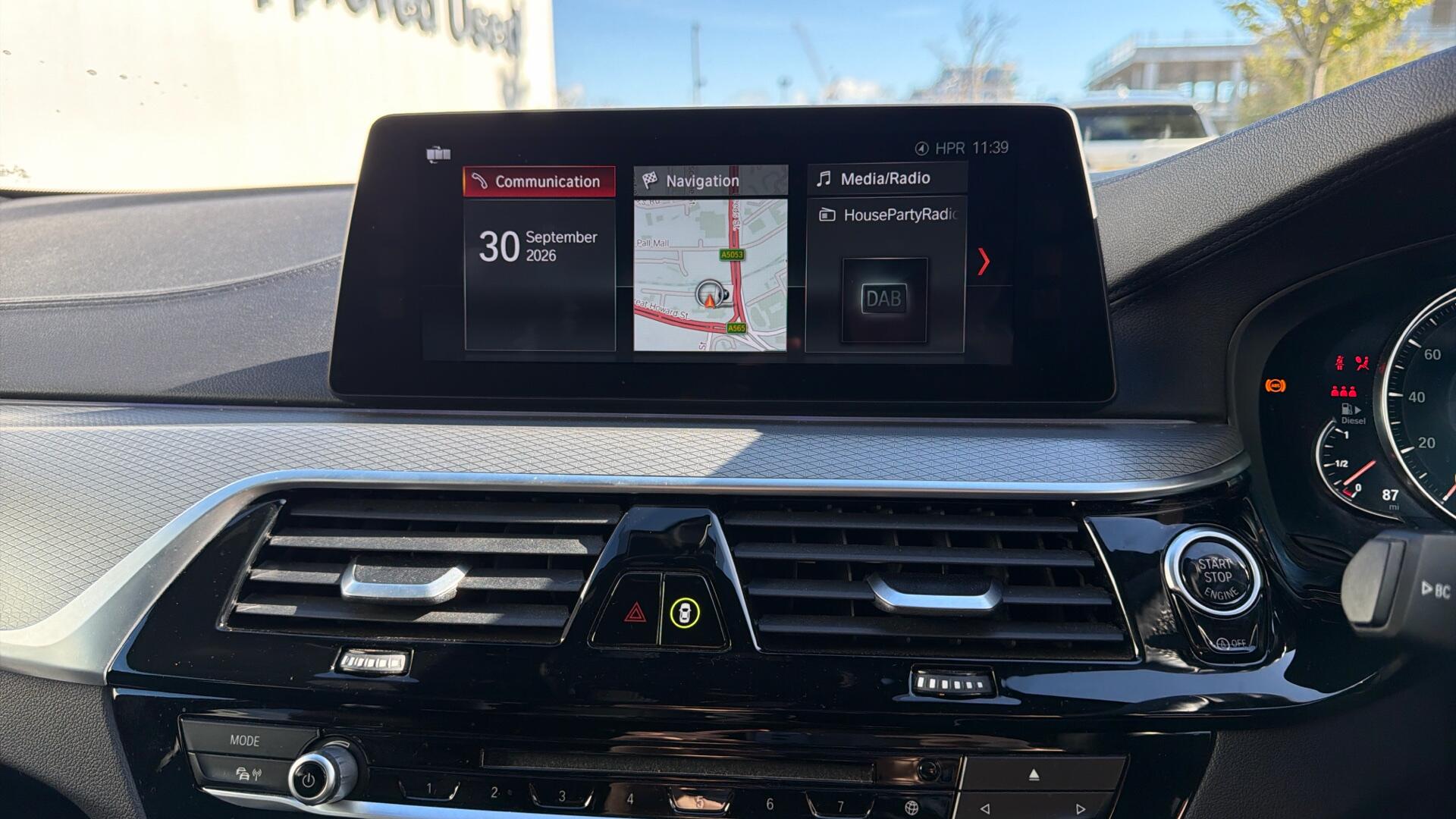 BMW 5 Series view 8