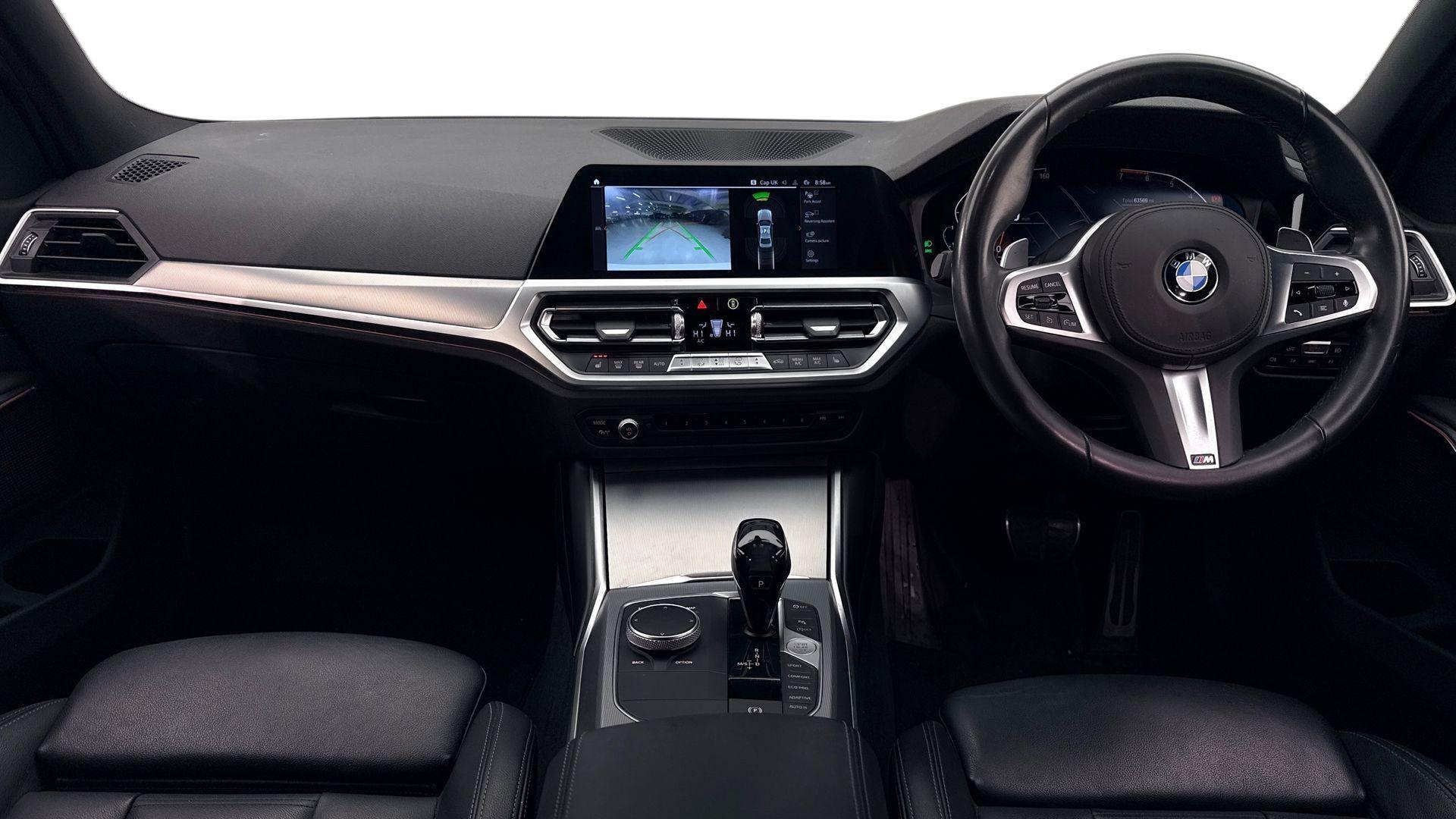 BMW 5 Series view 4