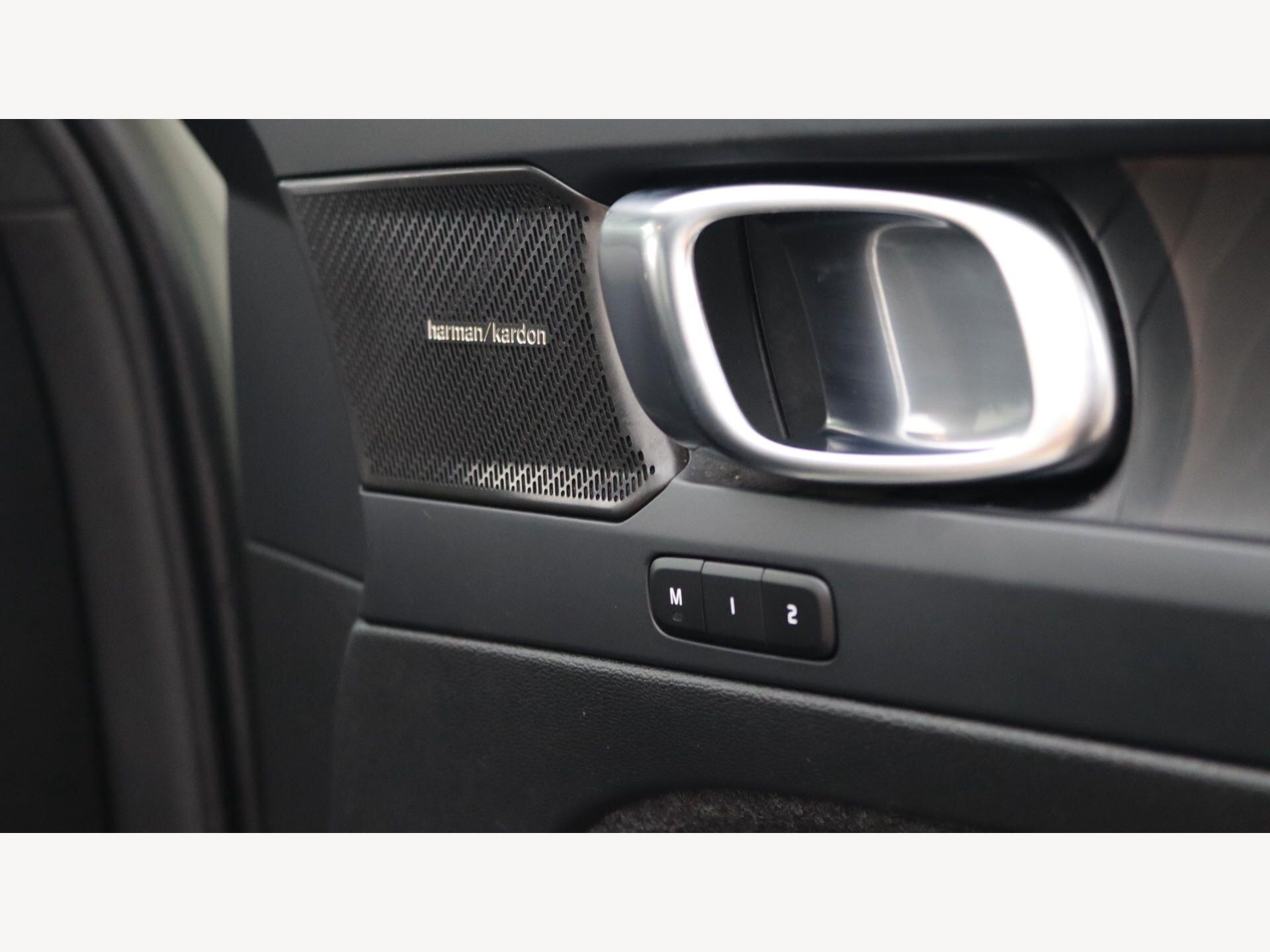 Volvo XC40 view 33