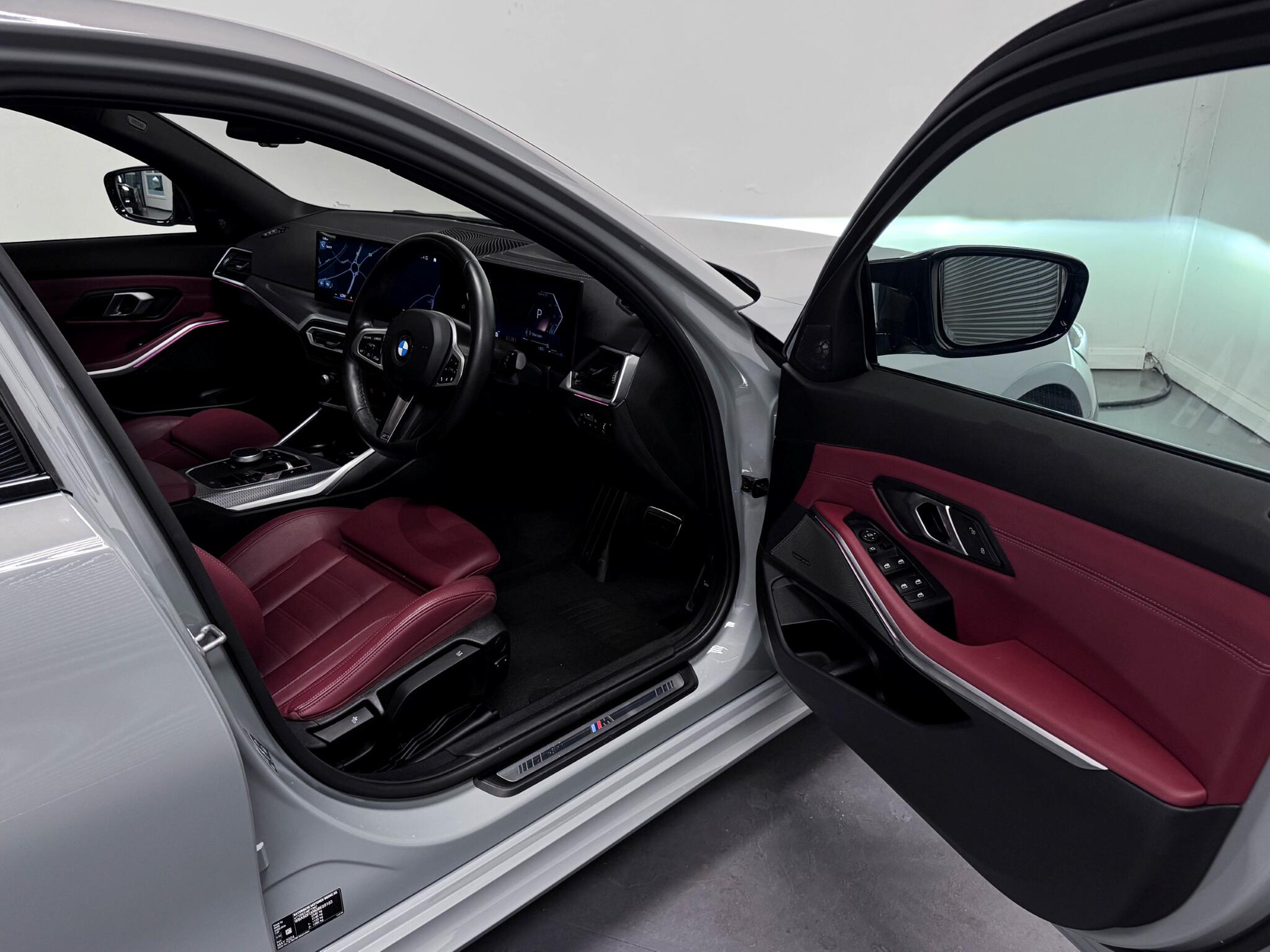BMW 3 Series view 22