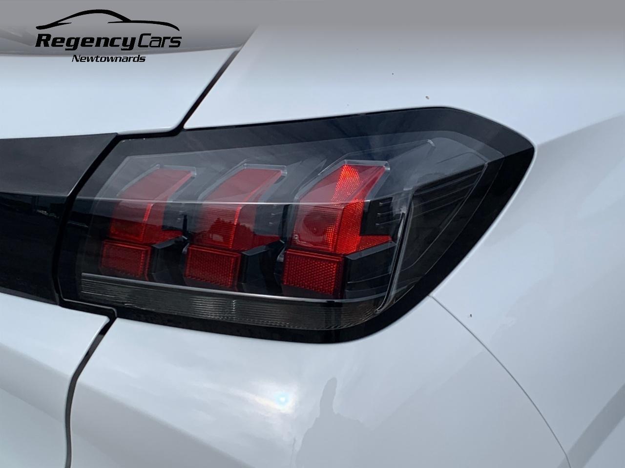Peugeot 208 view 42