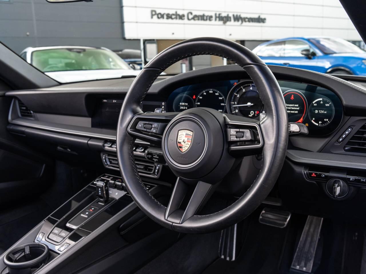 Porsche 911 view 4