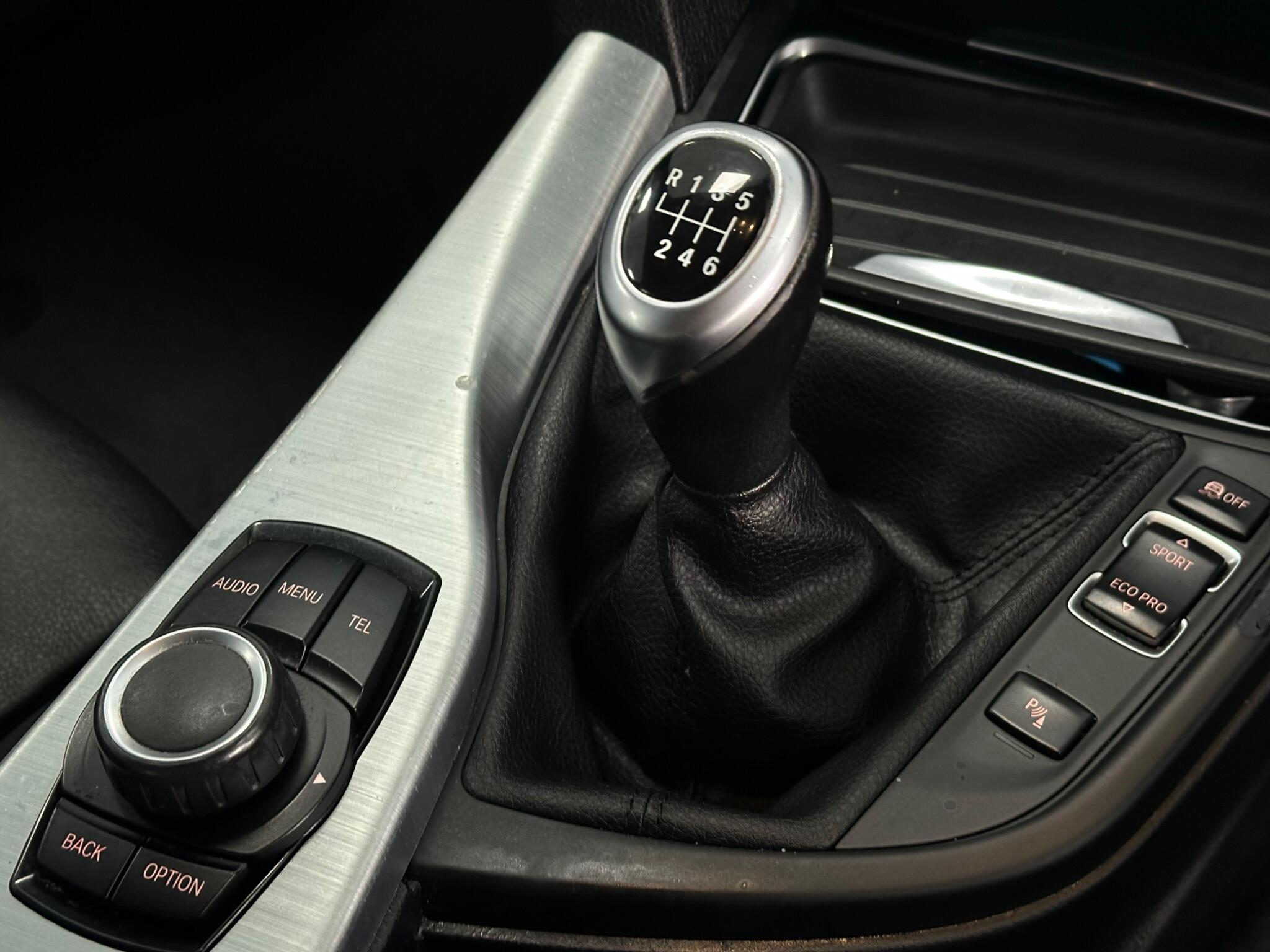 BMW 3 Series view 16