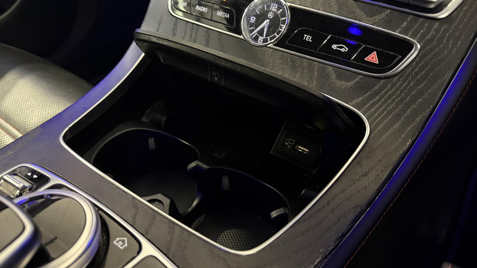 Mercedes-Benz E Class view 25