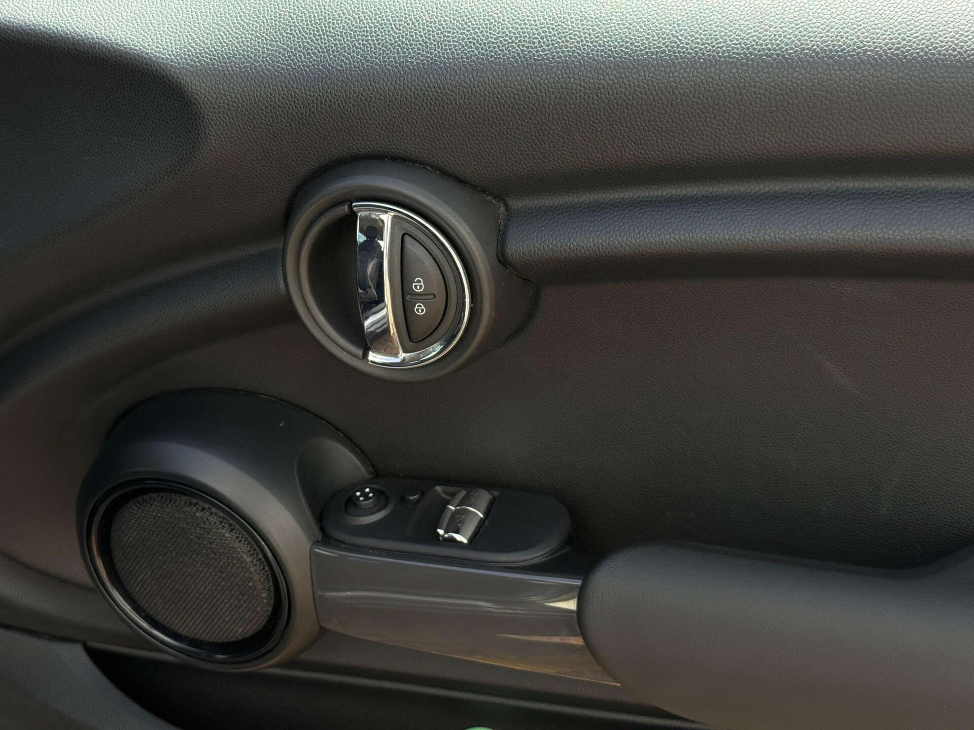 Mini Cooper view 21