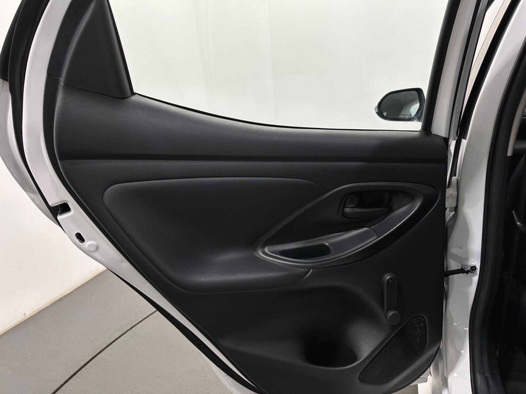 Toyota Yaris view 38