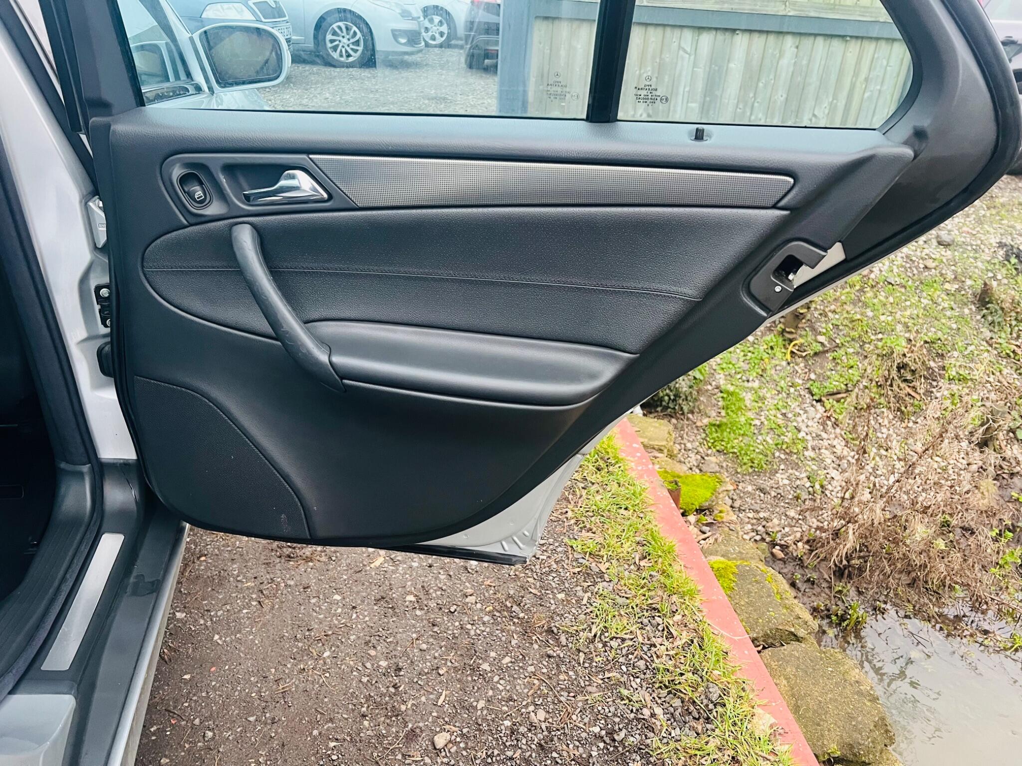 2004 Mercedes-Benz C Class image 19