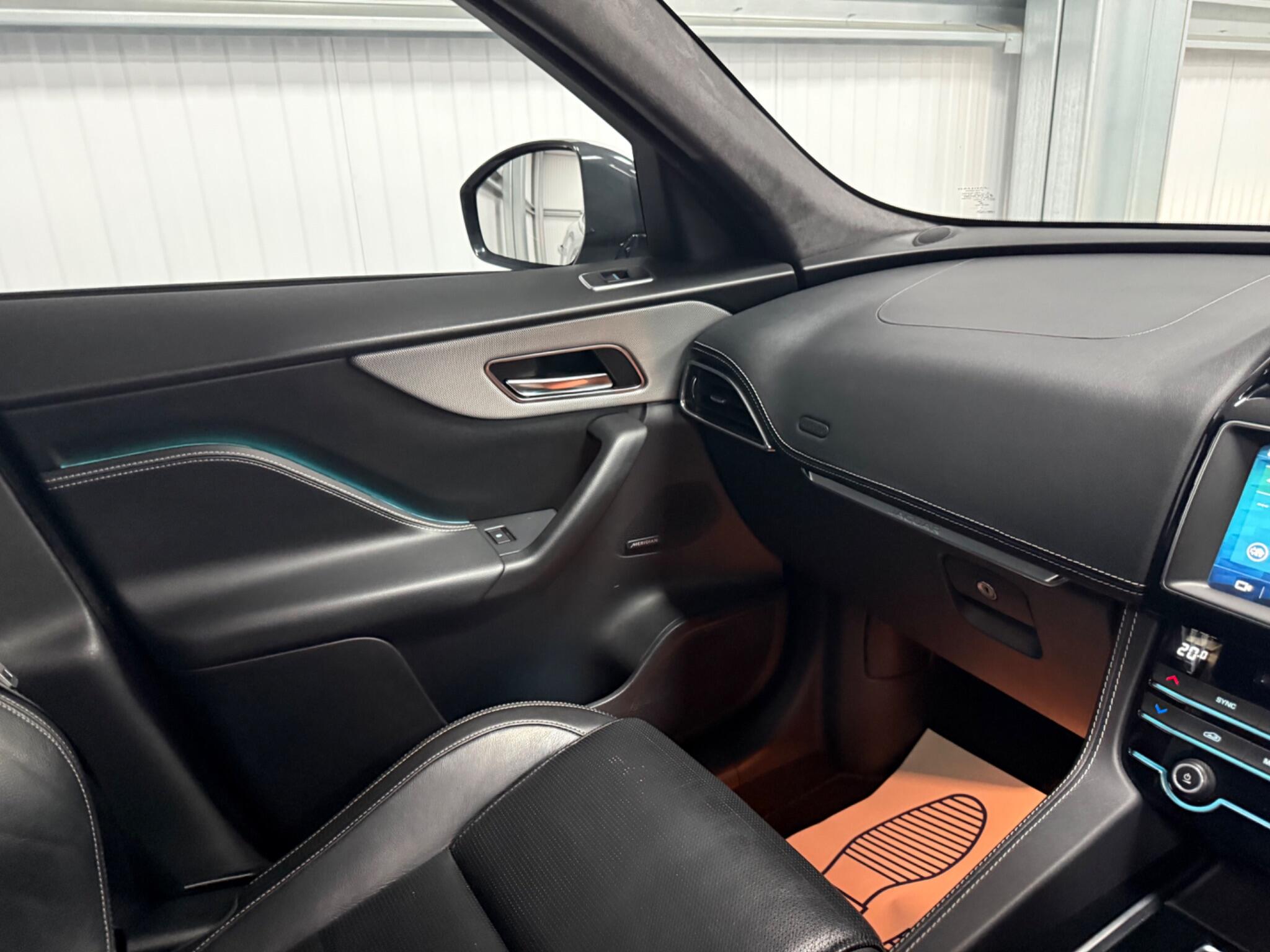 Jaguar F-Pace view 38