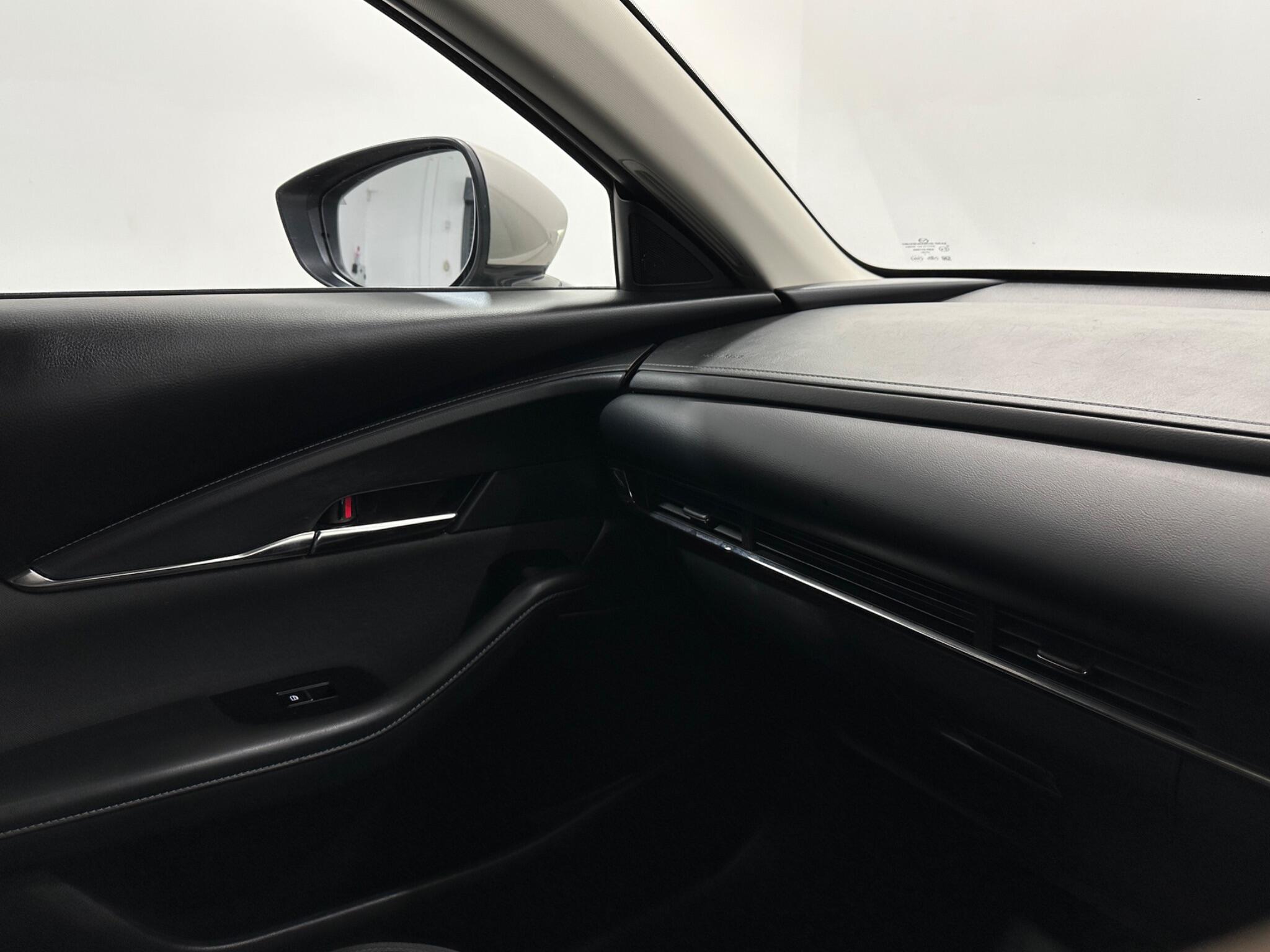 Mazda CX-30 view 25