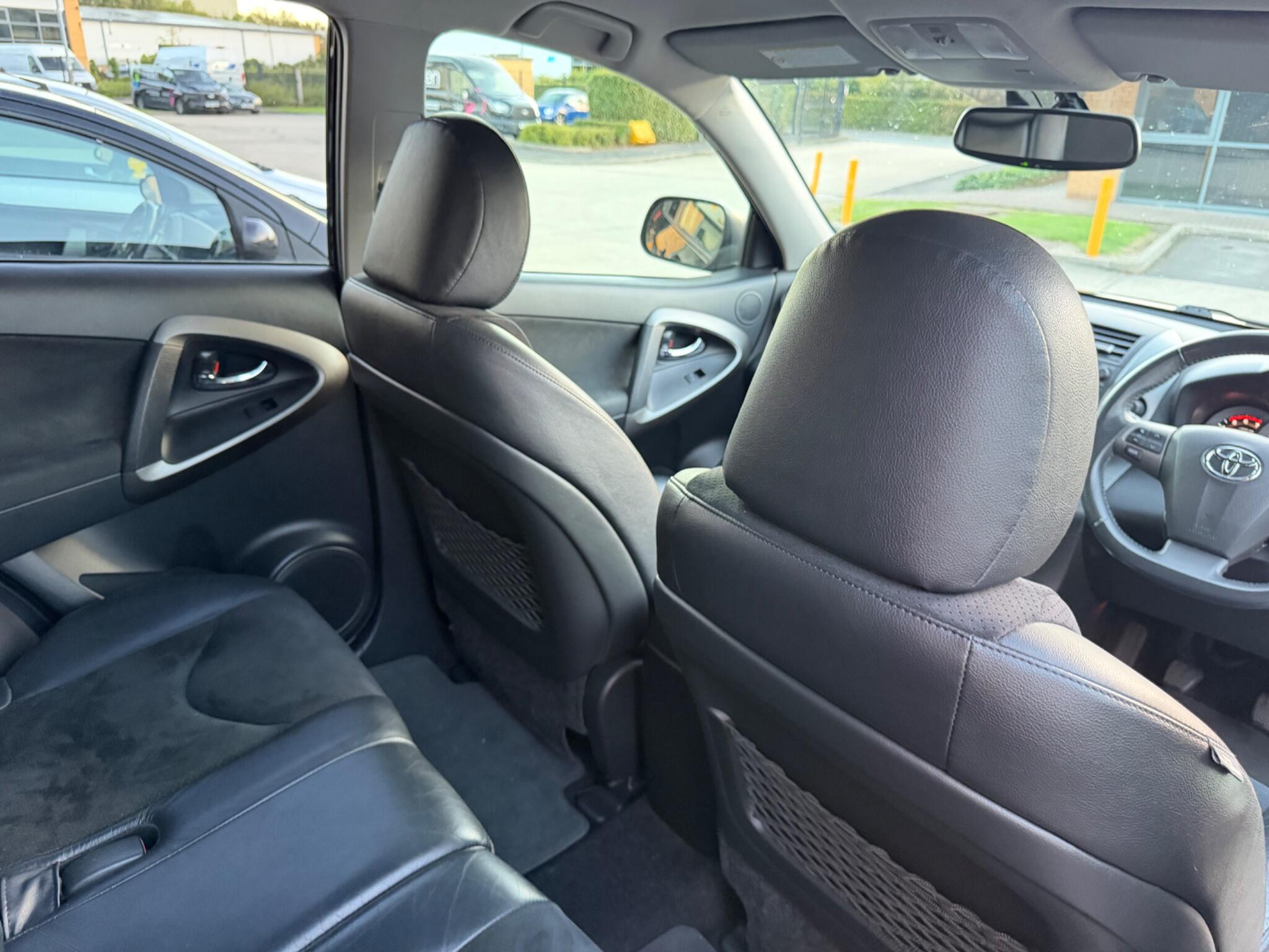 Toyota Rav4 view 14