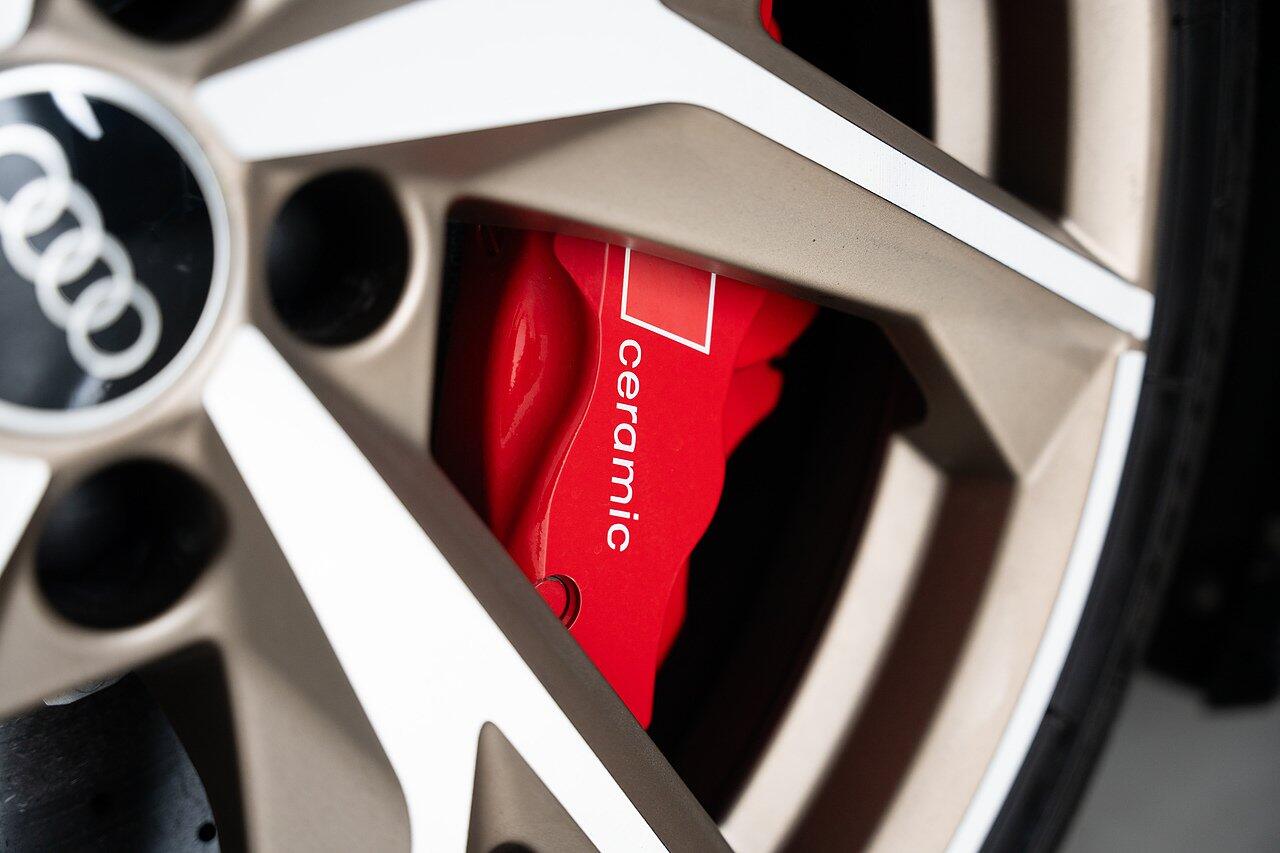 Audi R8 view 28